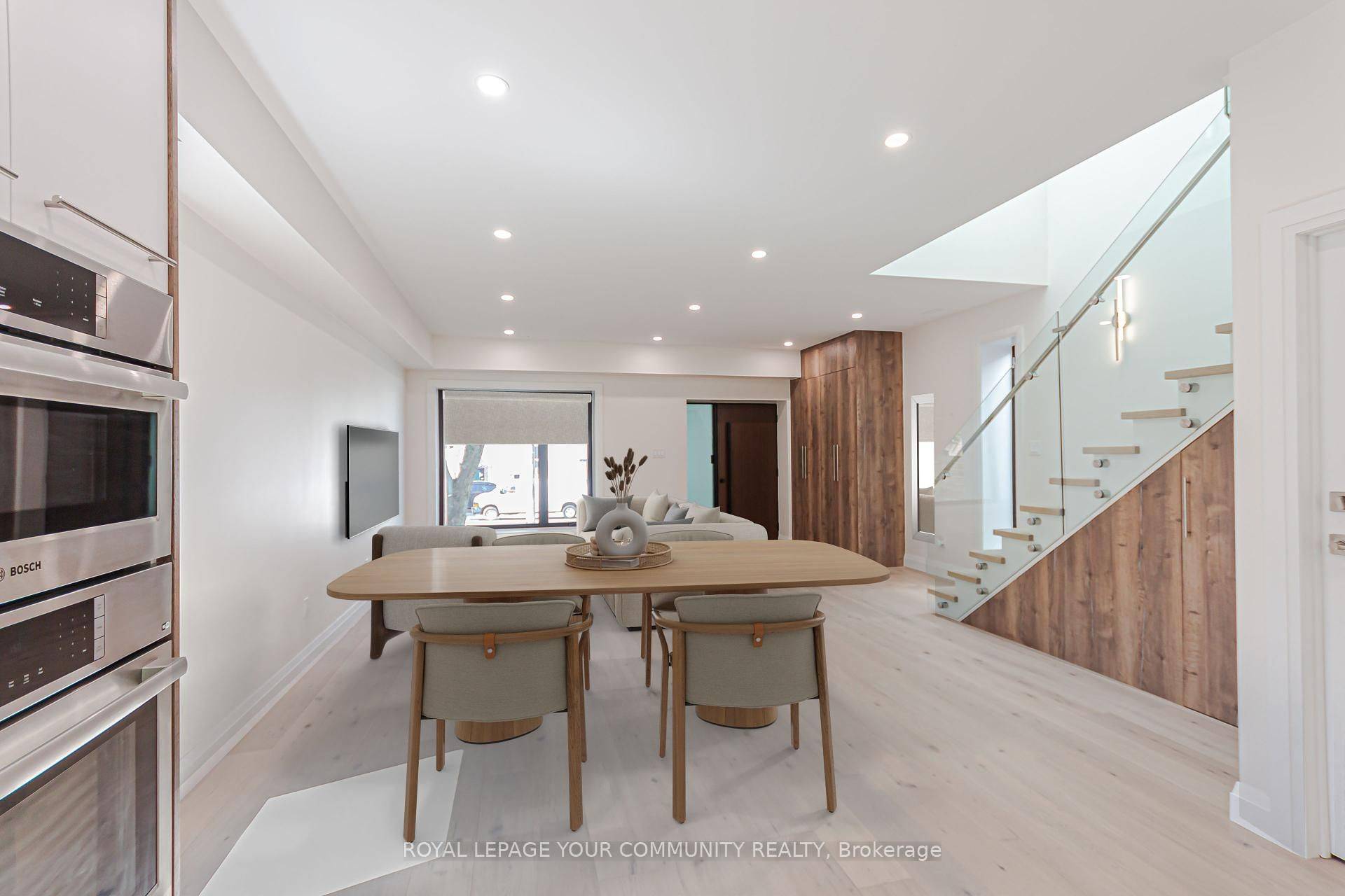 Toronto E02, ON M4L 3C3,89 Gainsborough RD