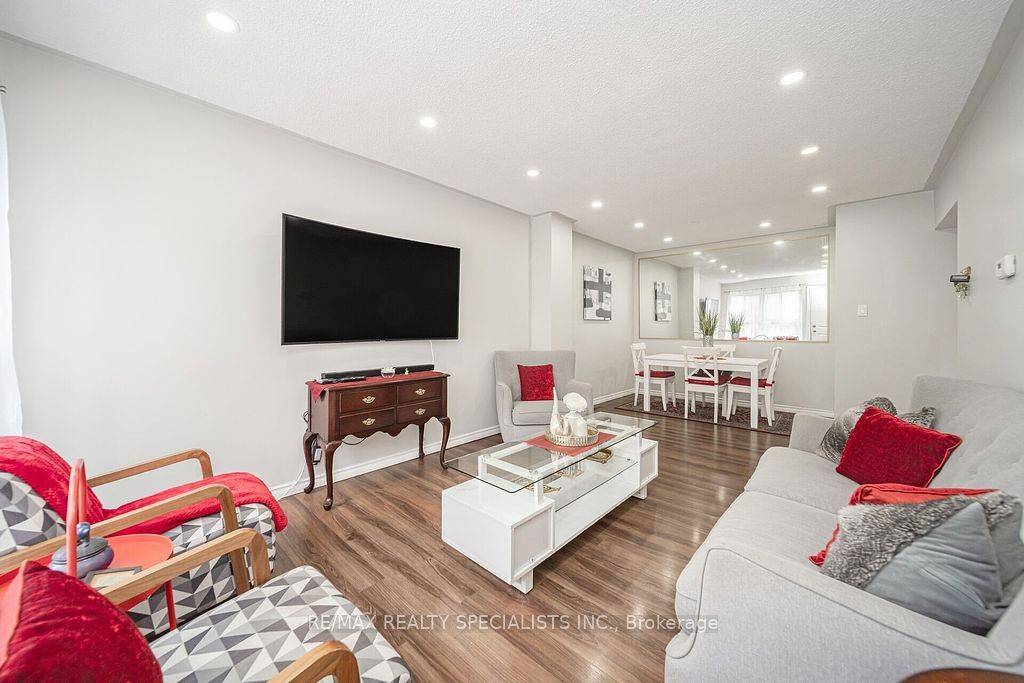 Brampton, ON L6T 2E7,308 Fleetwood CRES