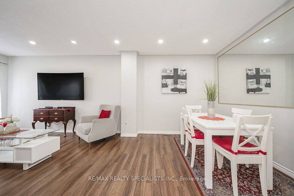 Brampton, ON L6T 2E7,308 Fleetwood CRES