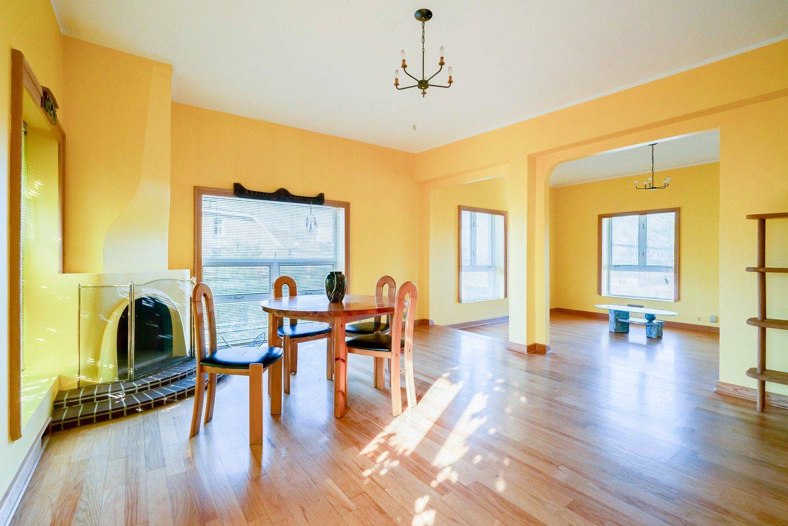 Toronto W02, ON M6N 1E4,39 HIRONS ST