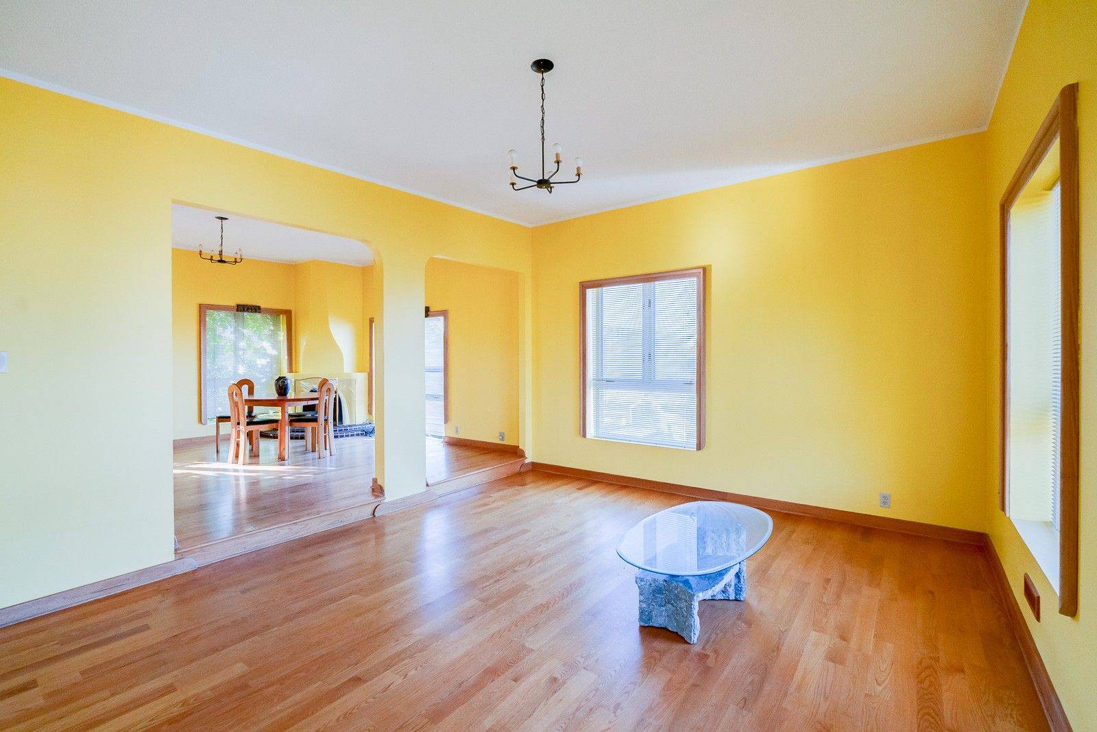 Toronto W02, ON M6N 1E4,39 HIRONS ST