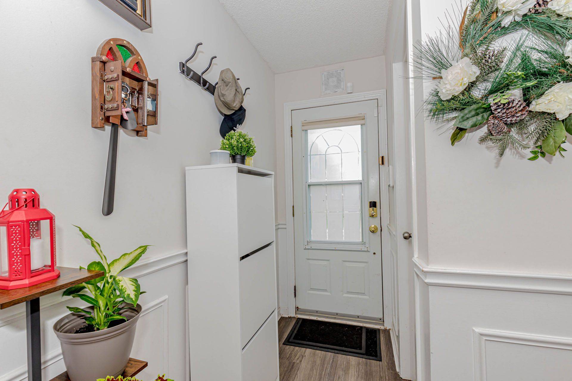 Milton, ON L9T 3Z1,561 Childs DR #24