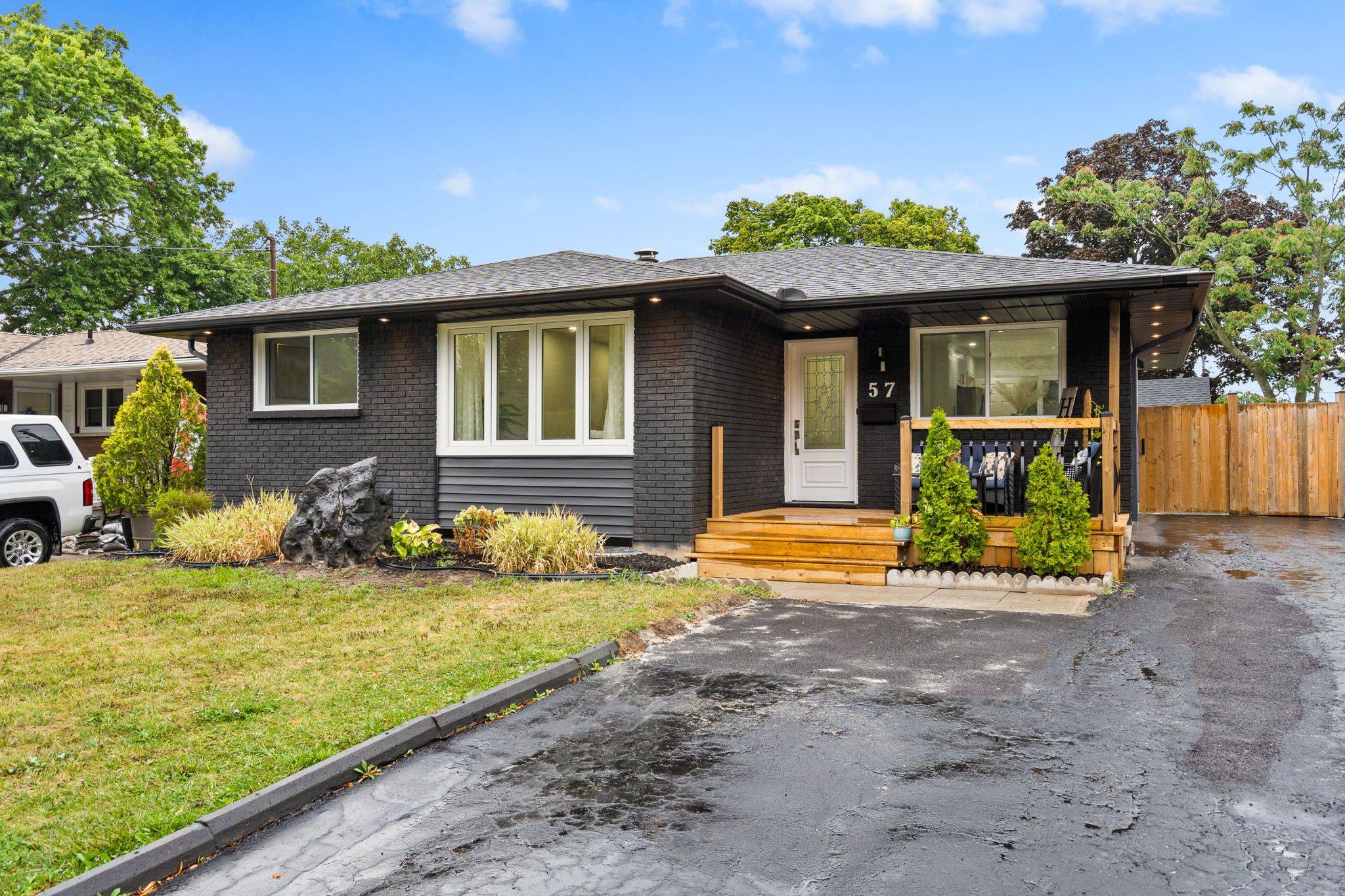 St. Catharines, ON L2P 2A4,57 Woodrow ST