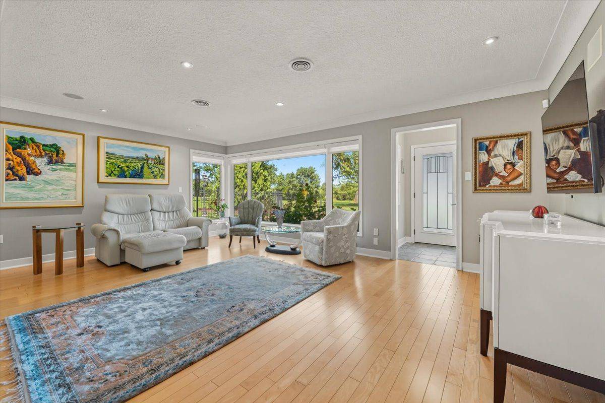 St. Catharines, ON L2R 3S4,112 Riverdale DR