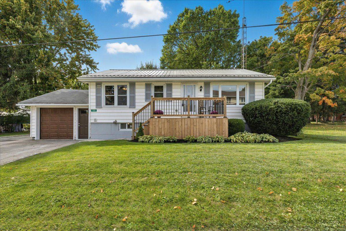 West Perth, ON N0K 1P0,11 Schade ST