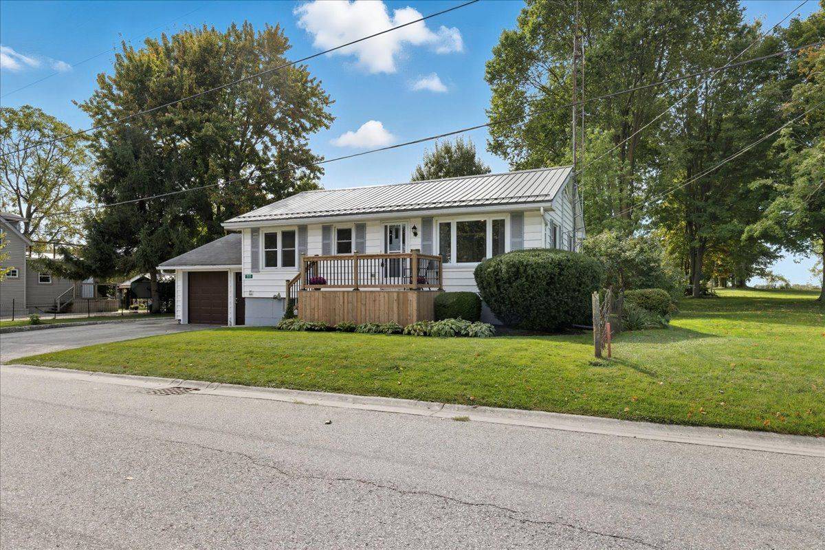 West Perth, ON N0K 1P0,11 Schade ST