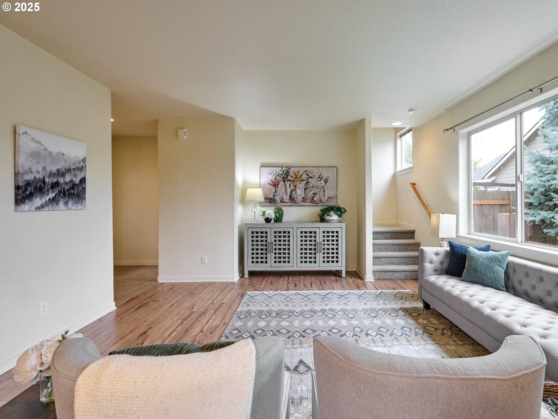 Silverton, OR 97381,990 SAGE ST