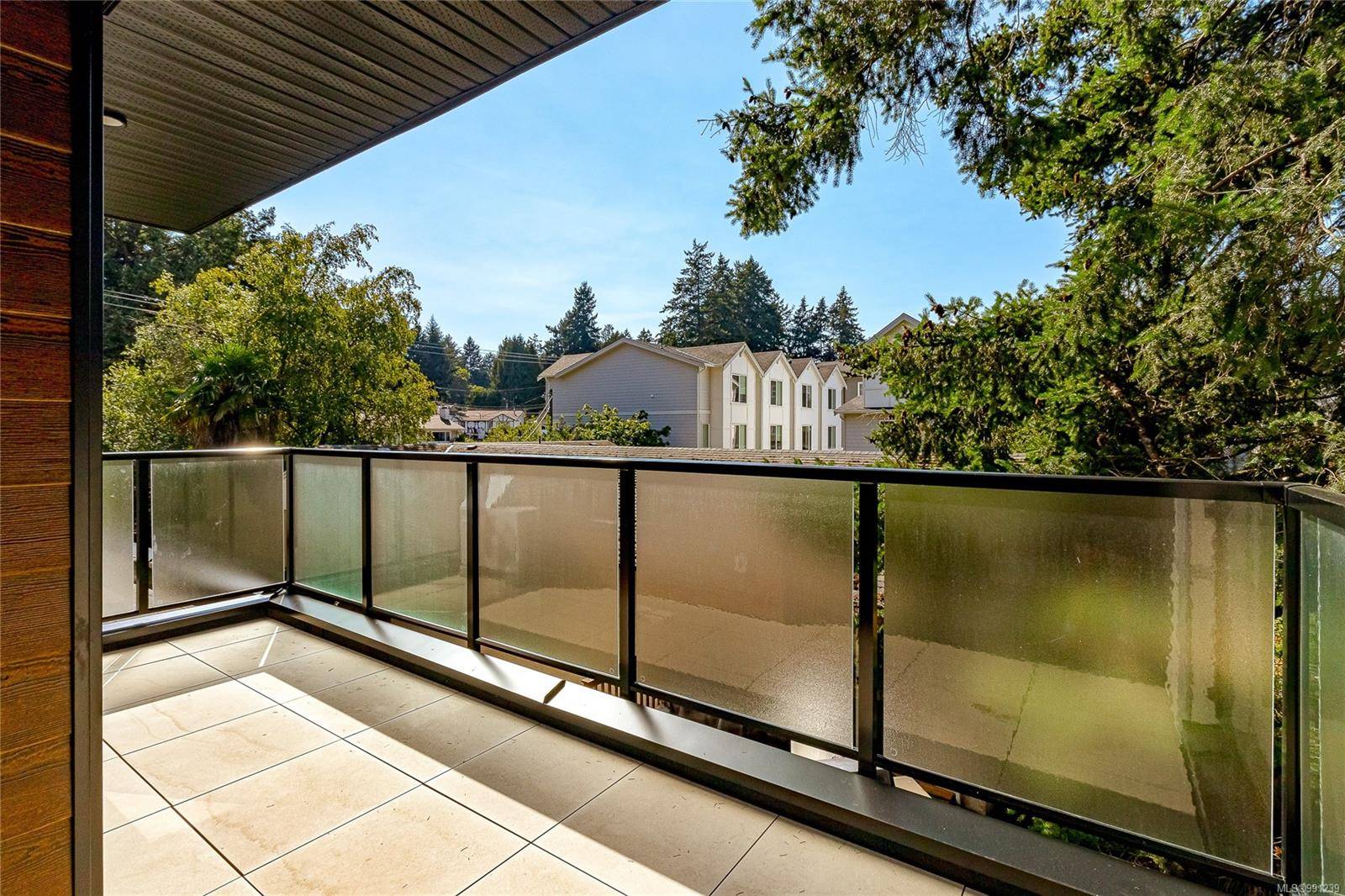 Langford, BC V9B 2N7,924 Jenkins Ave #205