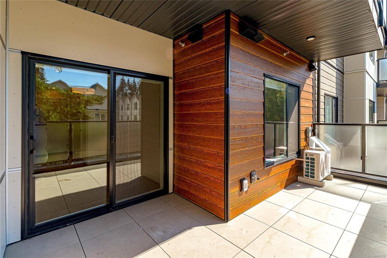 Langford, BC V9B 2N7,924 Jenkins Ave #205