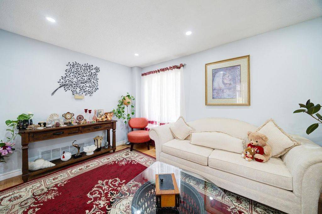 Ajax, ON L1T 1V4,48 Hettersley DR W