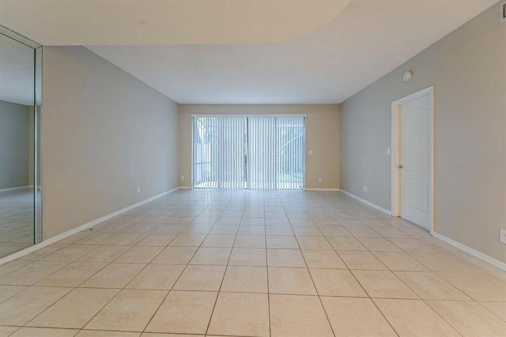 Boca Raton, FL 33496,8705 Via Giula #1