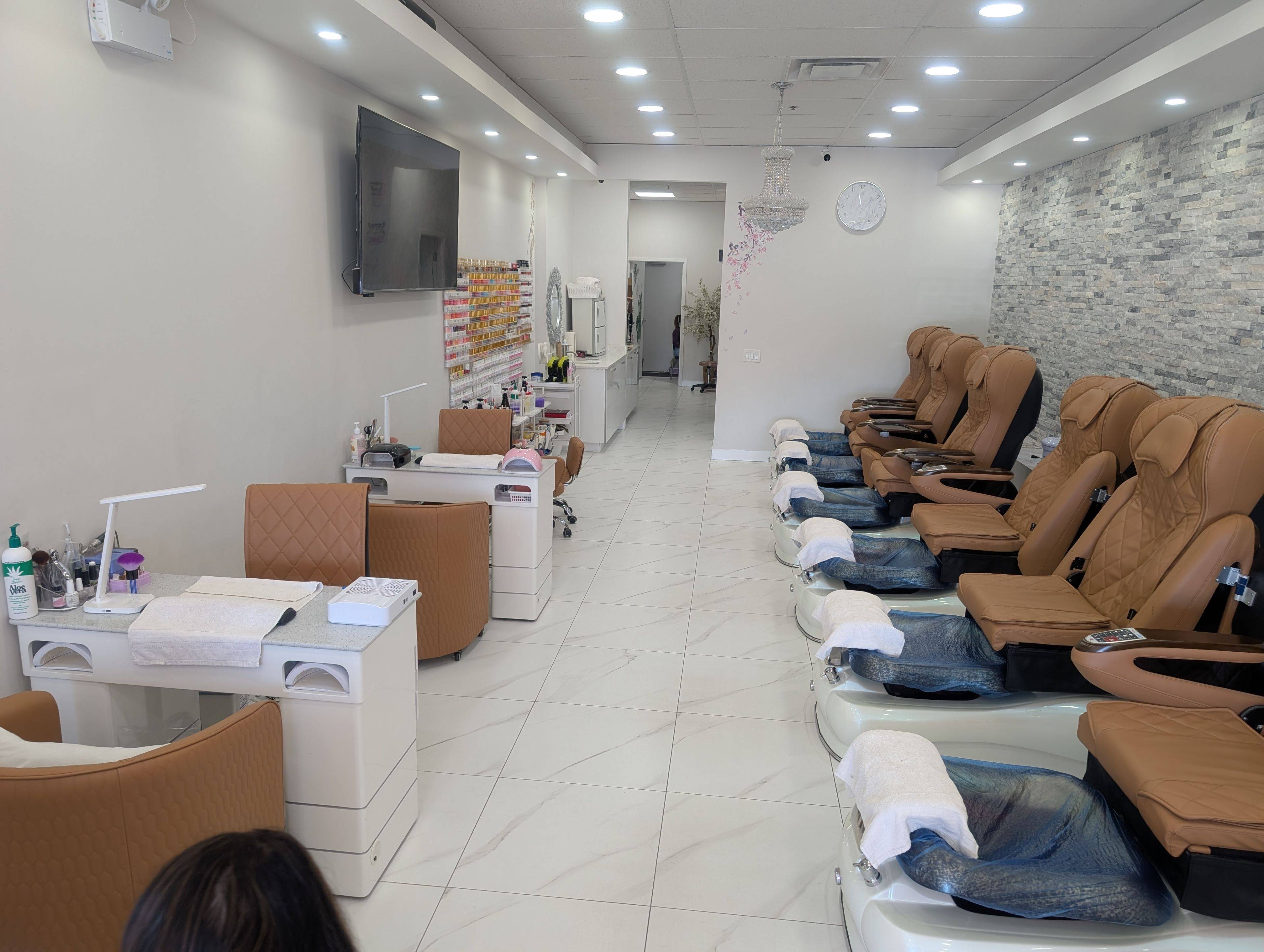 Mississauga, ON L5J 4P1,1865 Lakeshore RD W #9