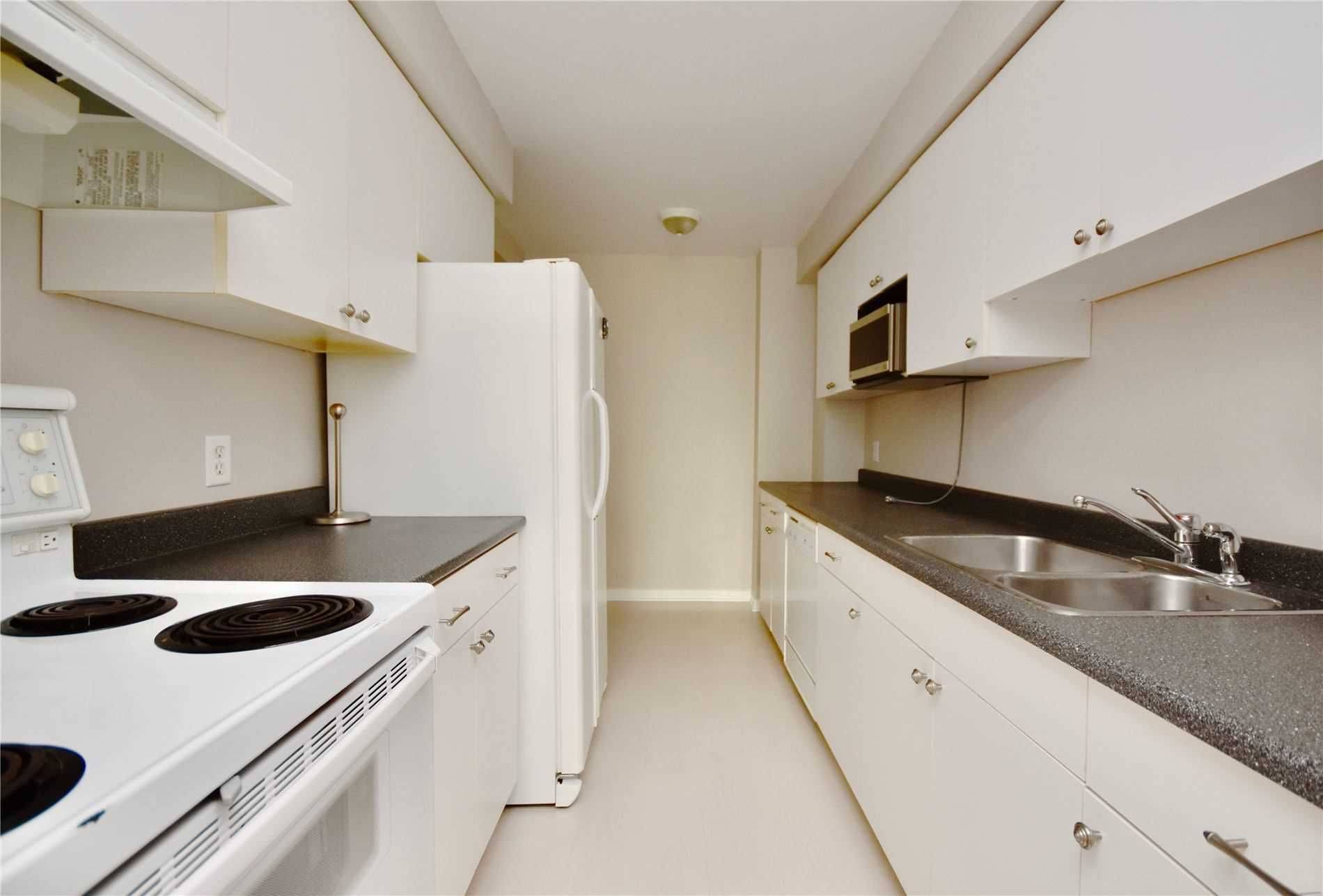 Barrie, ON L4M 5M1,12 Robin CT