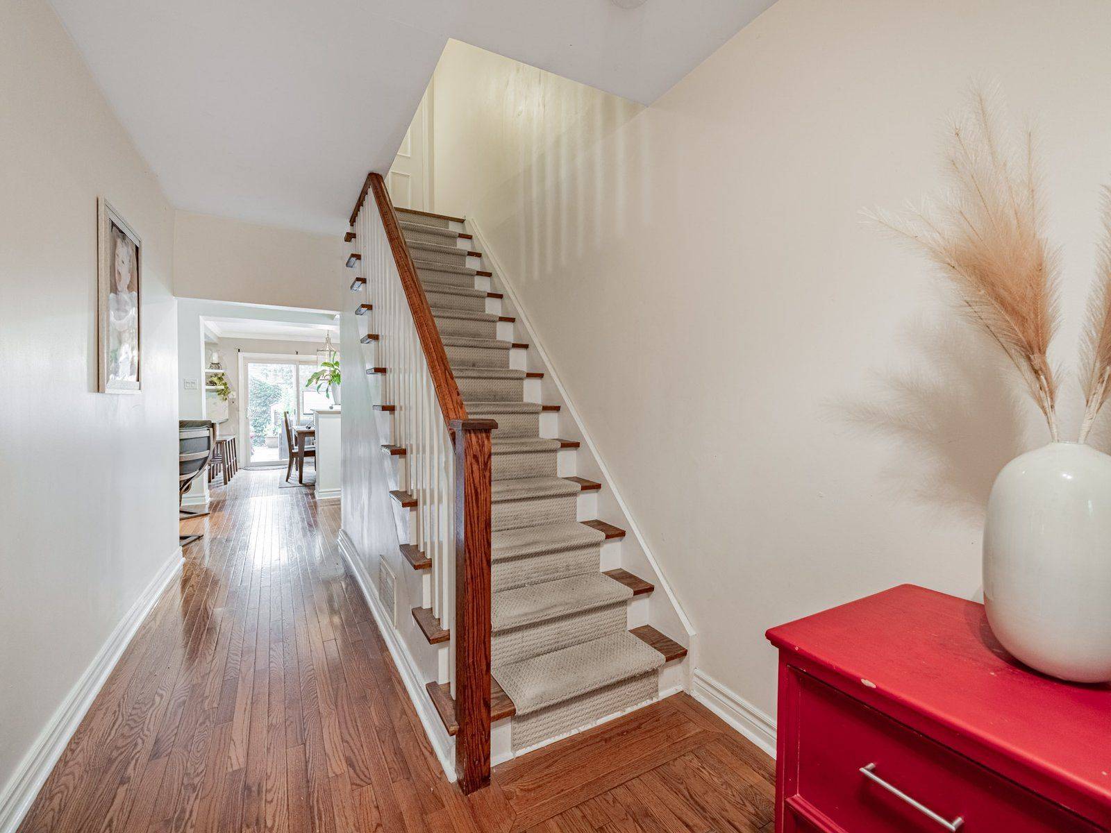 Toronto W02, ON M6S 1Y1,38 Harshaw AVE