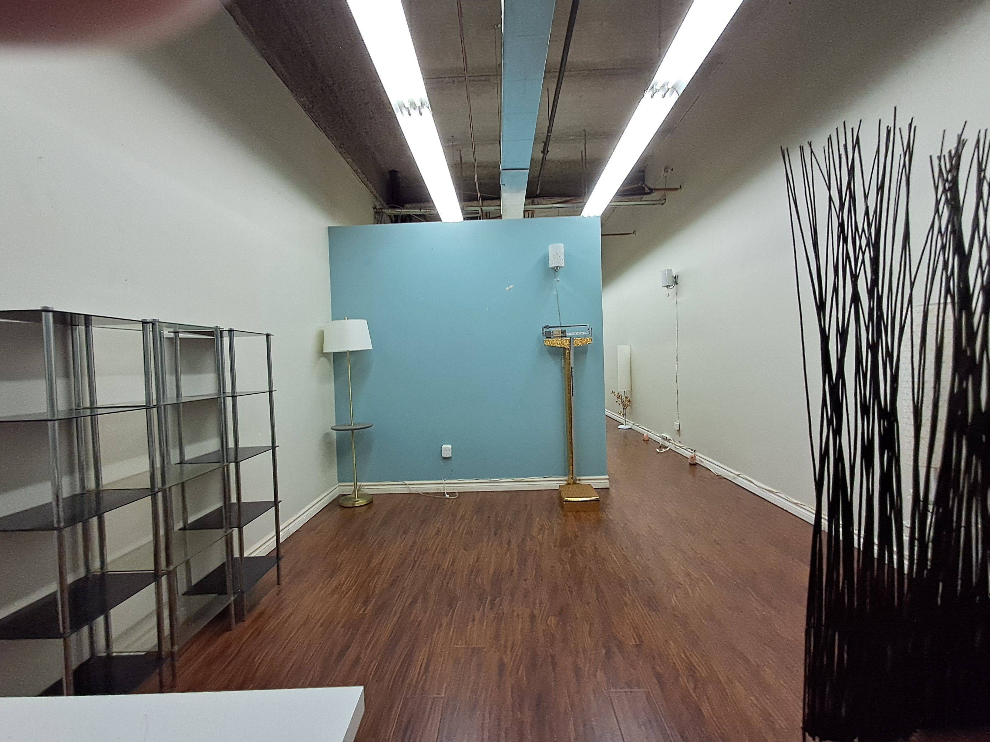 Mississauga, ON L4W 5J1,1550 South Gateway RD #207