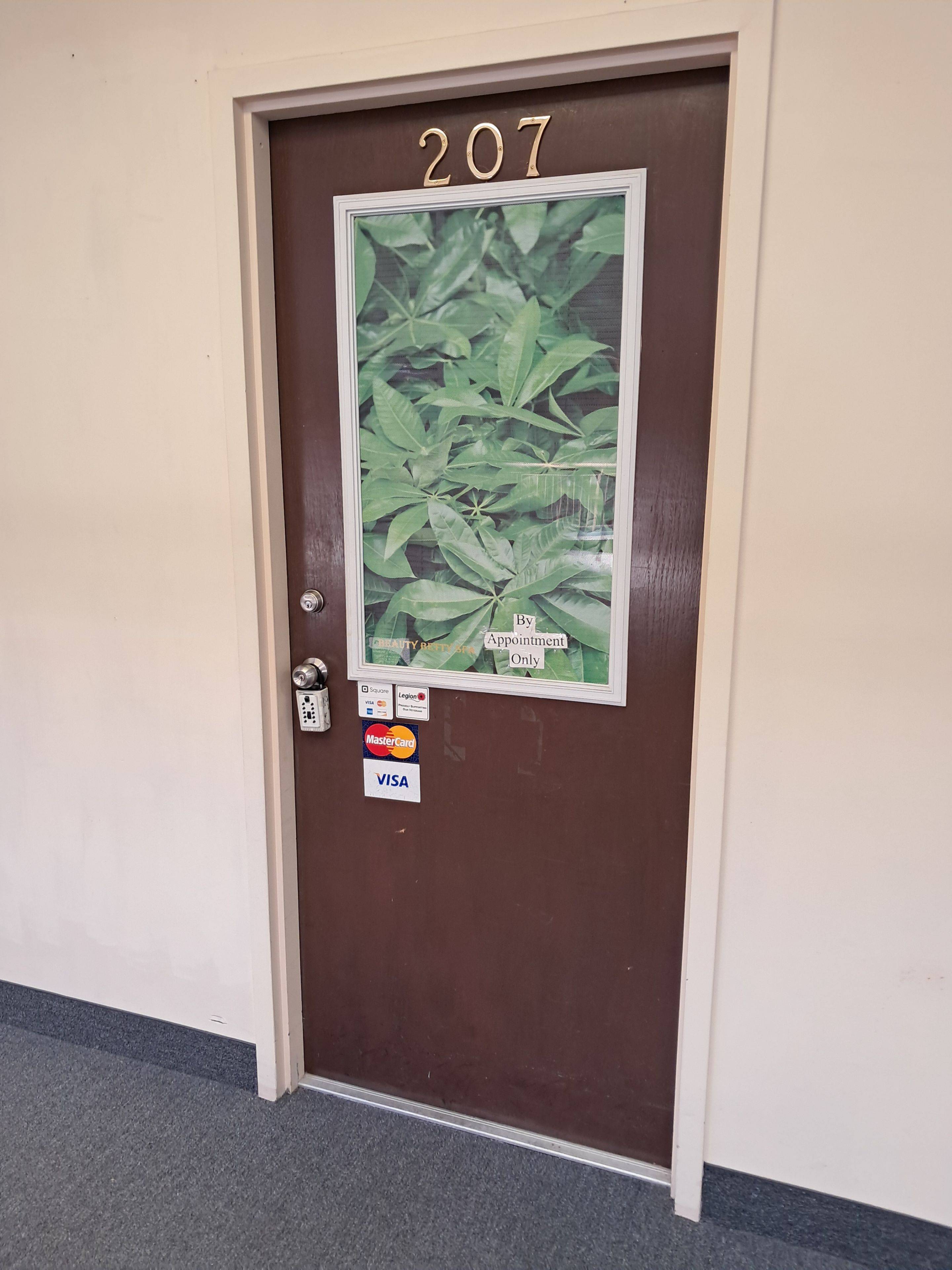 Mississauga, ON L4W 5J1,1550 South Gateway RD #207