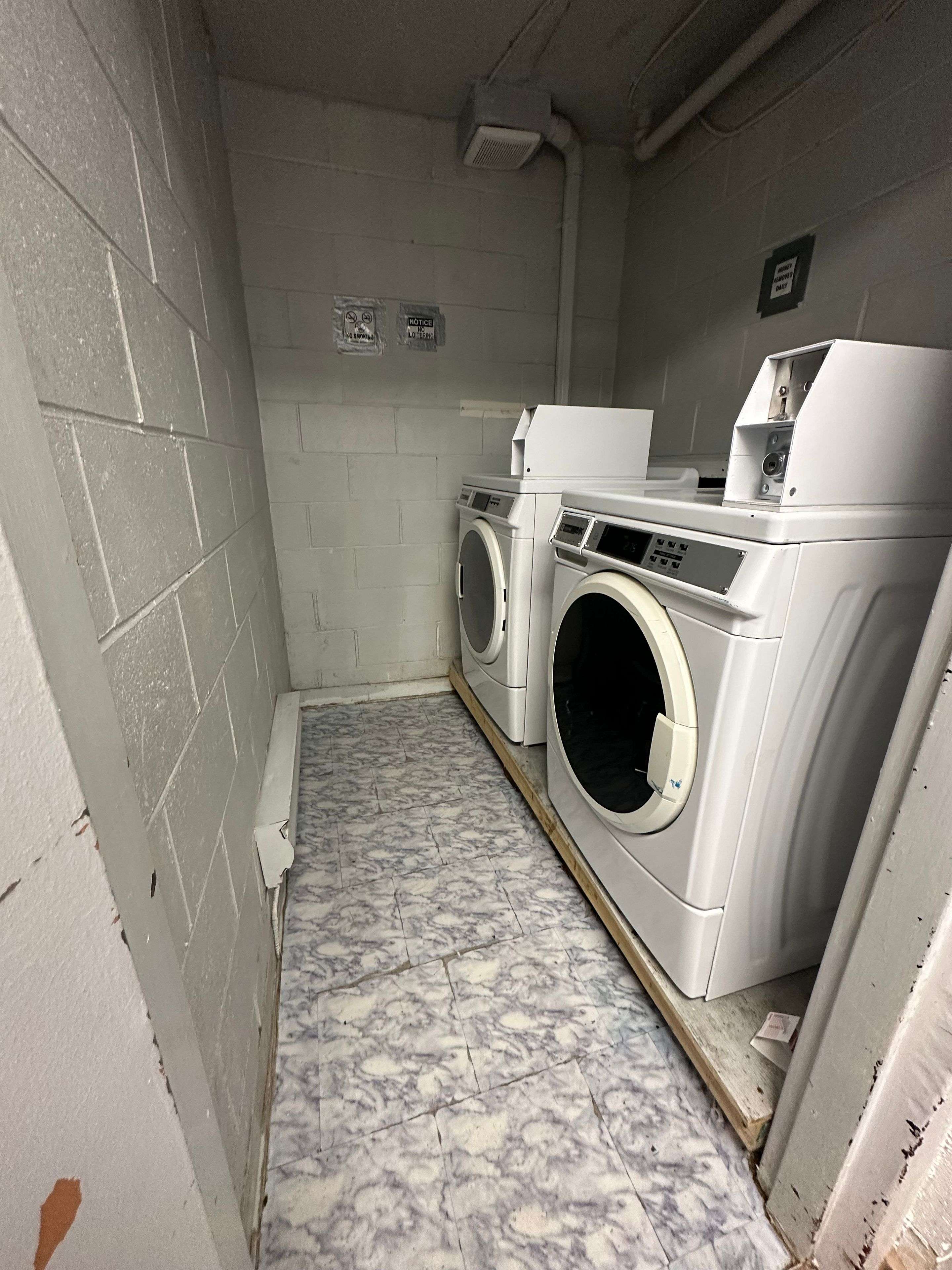 Brockville, ON K6V 1W6,44 Central AVE E