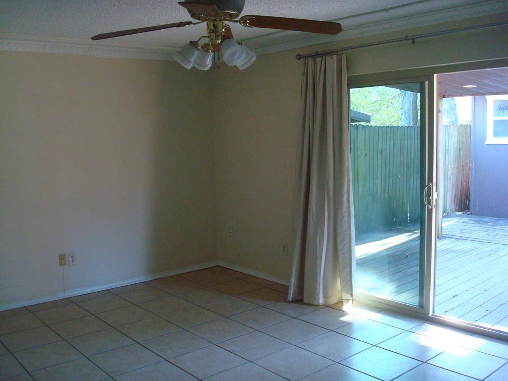 Burleson, TX 76028,613 RENFRO Street