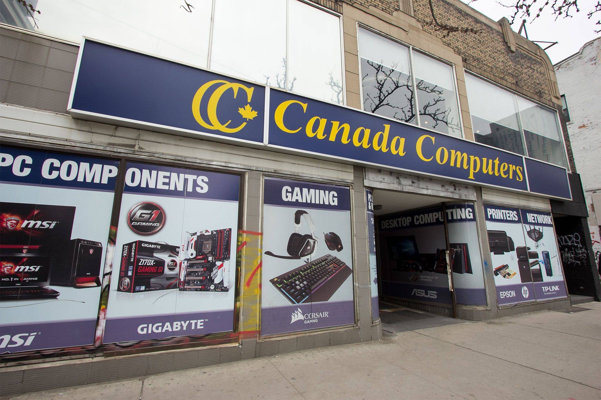 Toronto C01, ON M5T 1R9,284 College ST