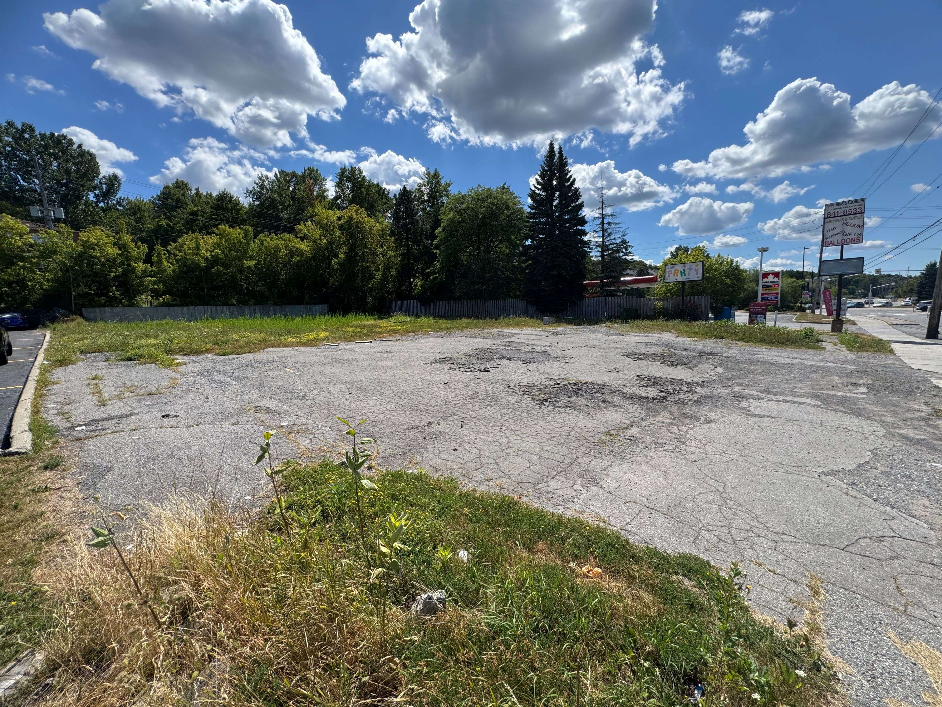 Orleans - Convent Glen And Area, ON K1C 1E4,1994 St. Joseph BLVD