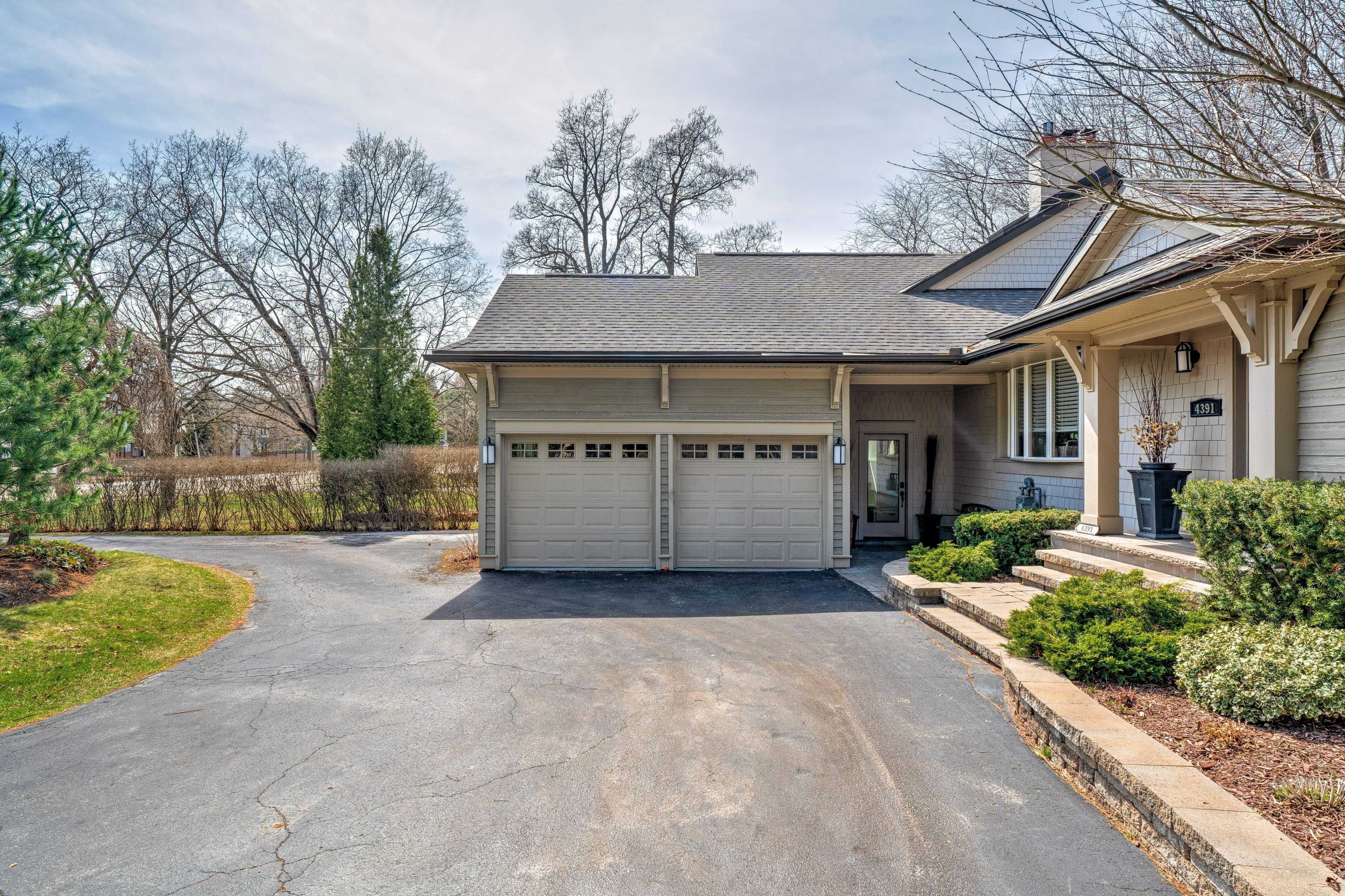 Burlington, ON L7L 1B3,4391 Lakeshore RD