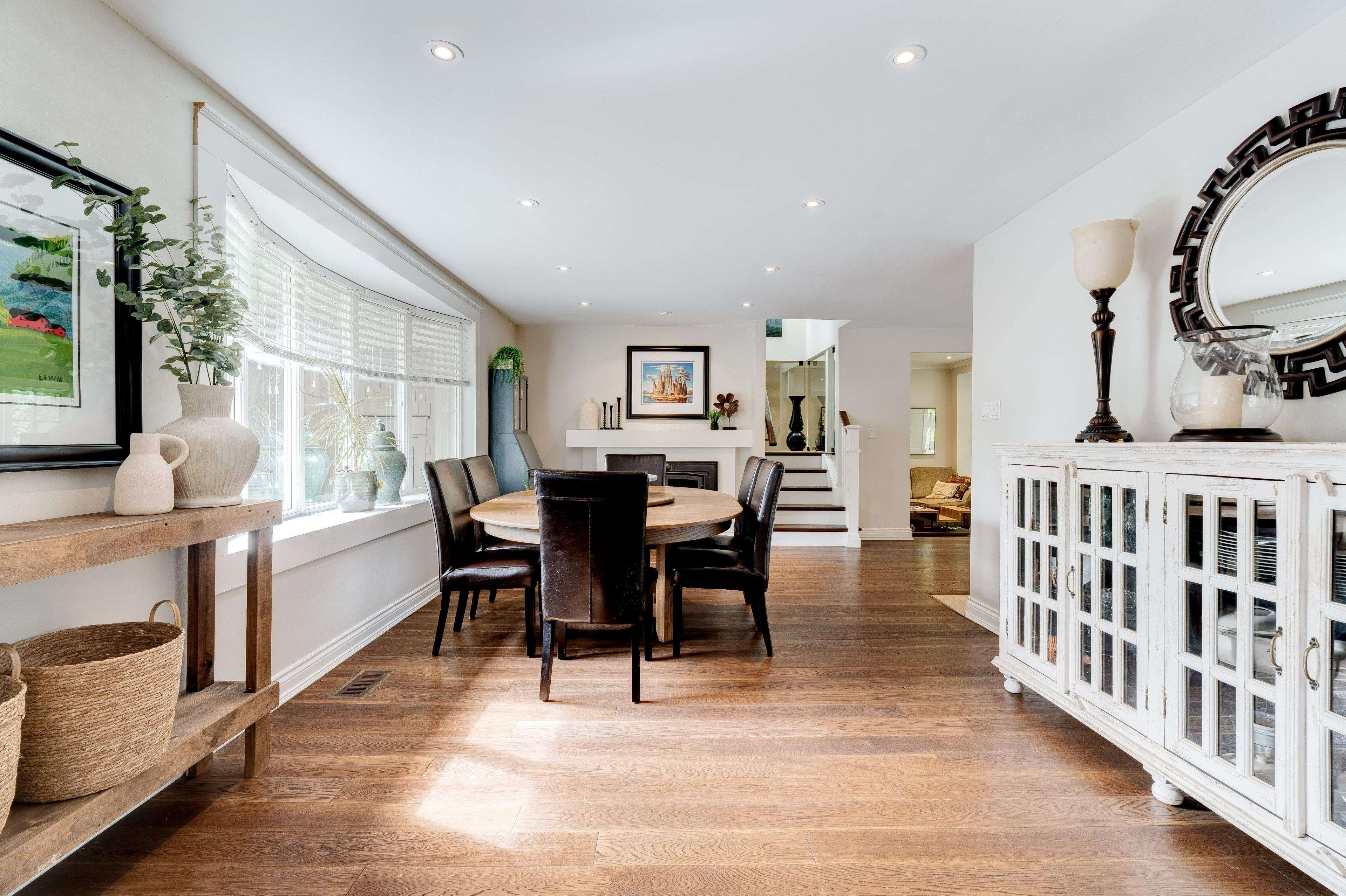 Burlington, ON L7L 1B3,4391 Lakeshore RD