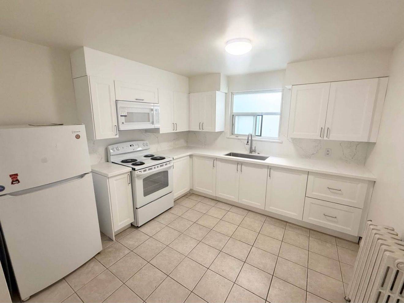 Mississauga, ON L5G 1G8,237 Lakeshore RD E #3