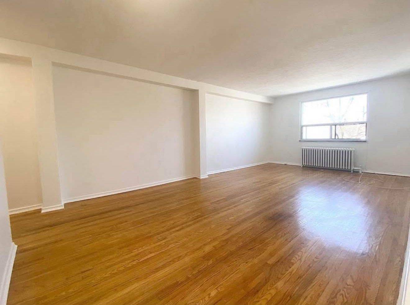 Mississauga, ON L5G 1G8,237 Lakeshore RD E #3