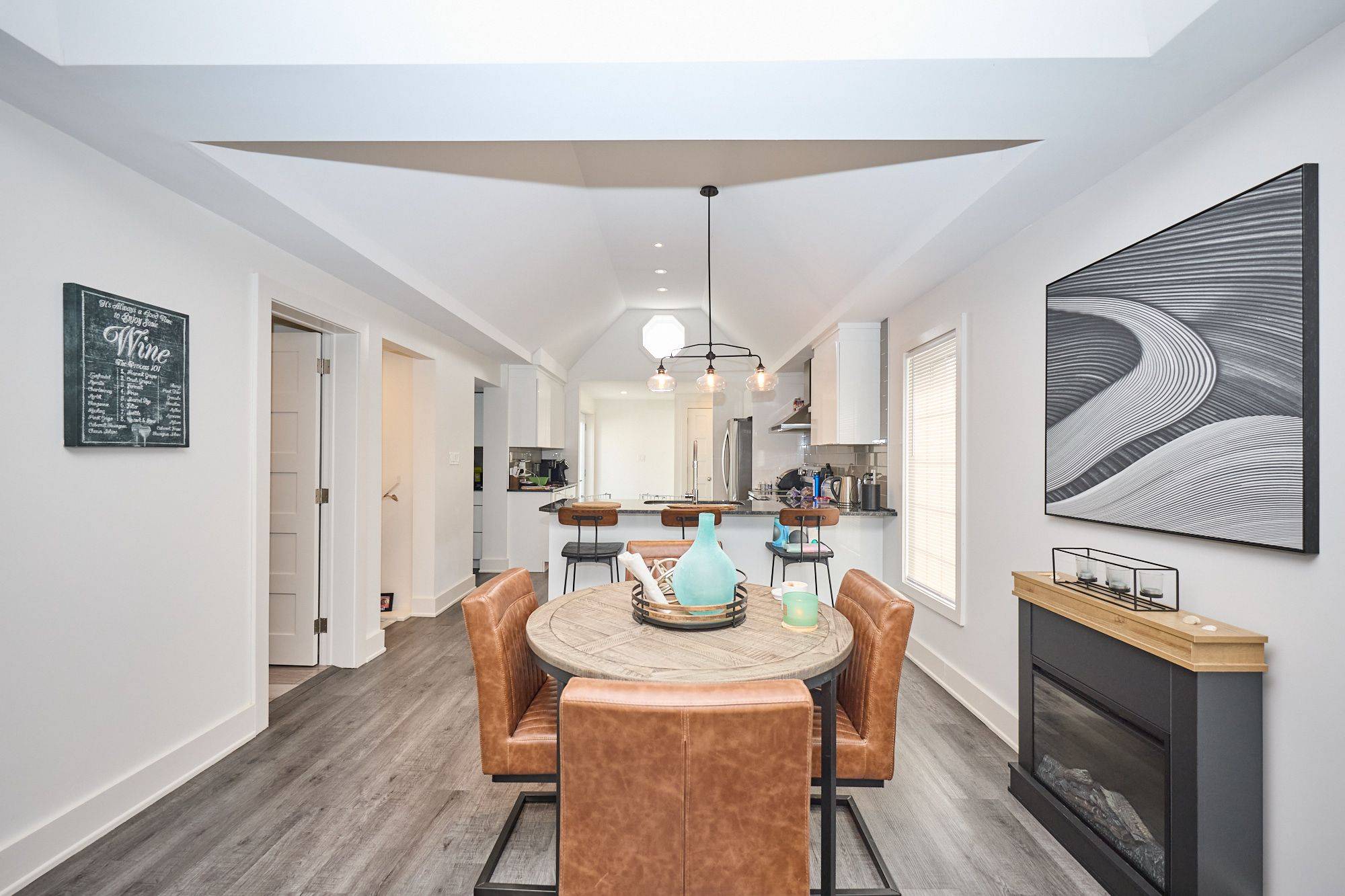 Welland, ON L3B 2L7,71 Deere ST