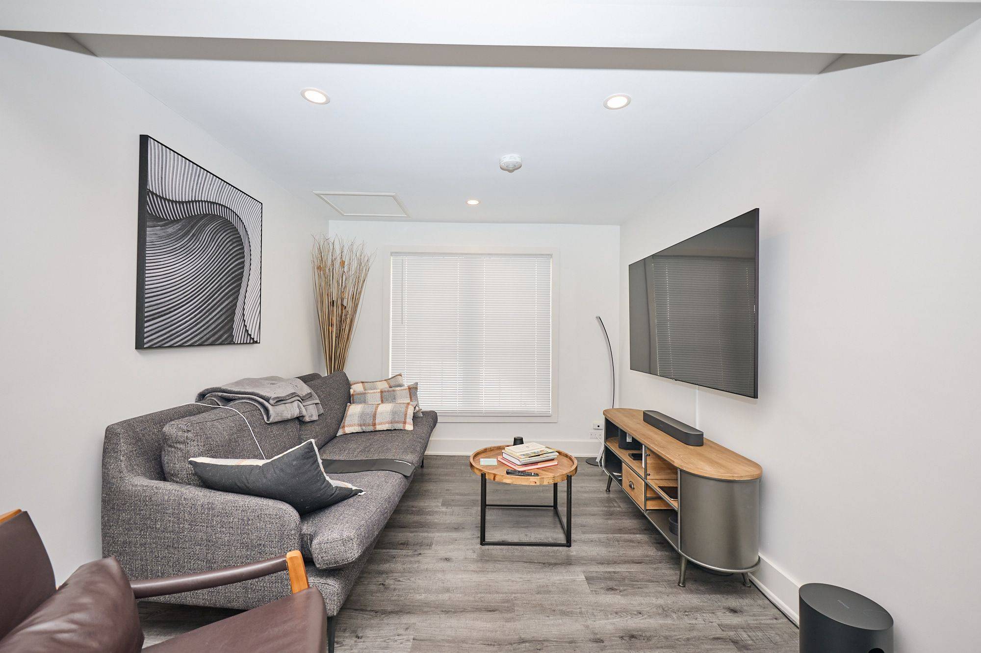 Welland, ON L3B 2L7,71 Deere ST