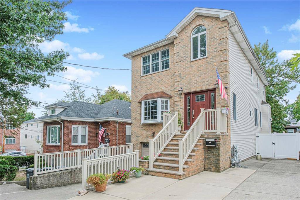 Staten  Island, NY 10306,122 Guyon AVE