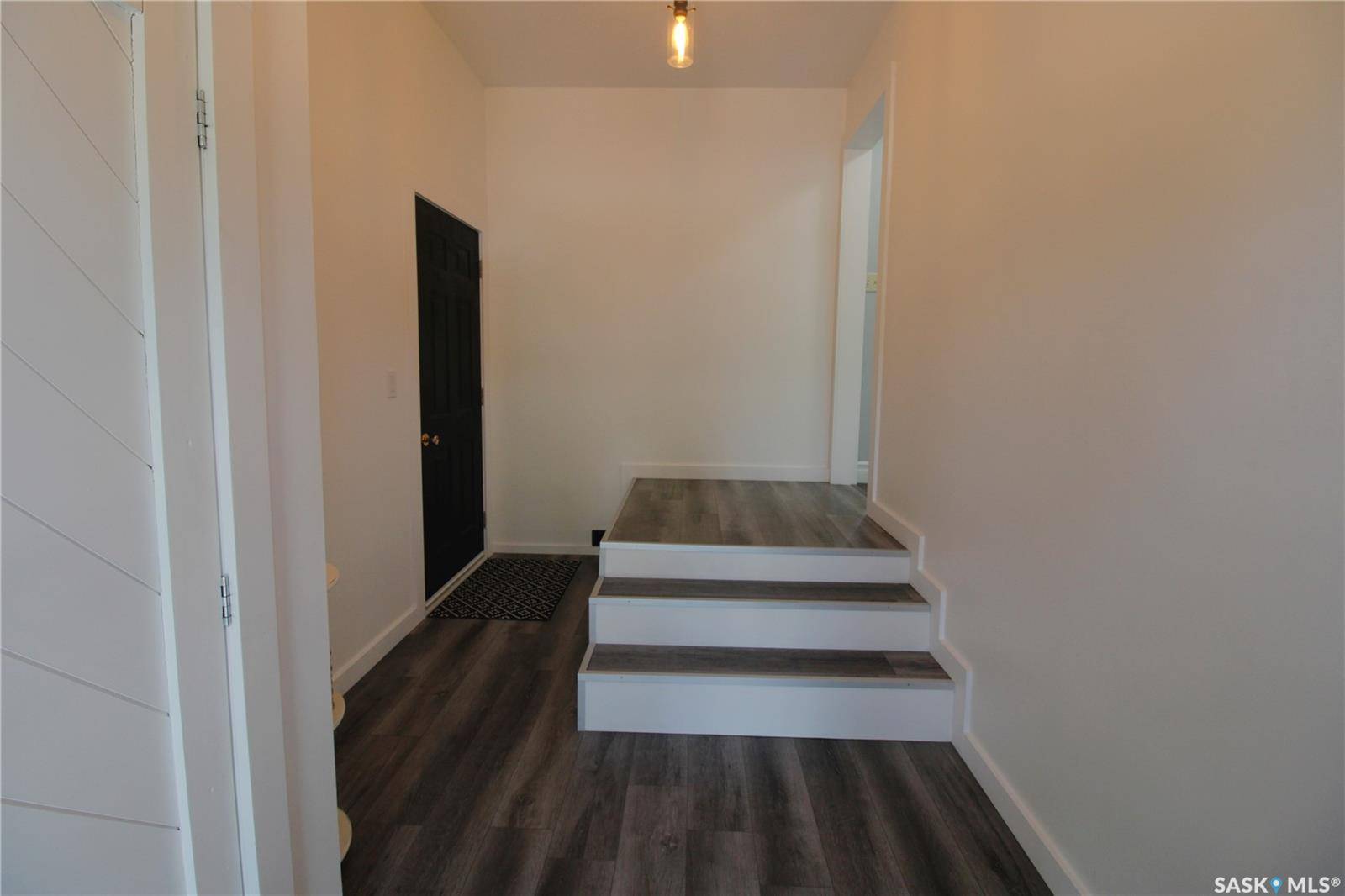 Whitewood, SK S0G 5C0,302 3rd AVENUE