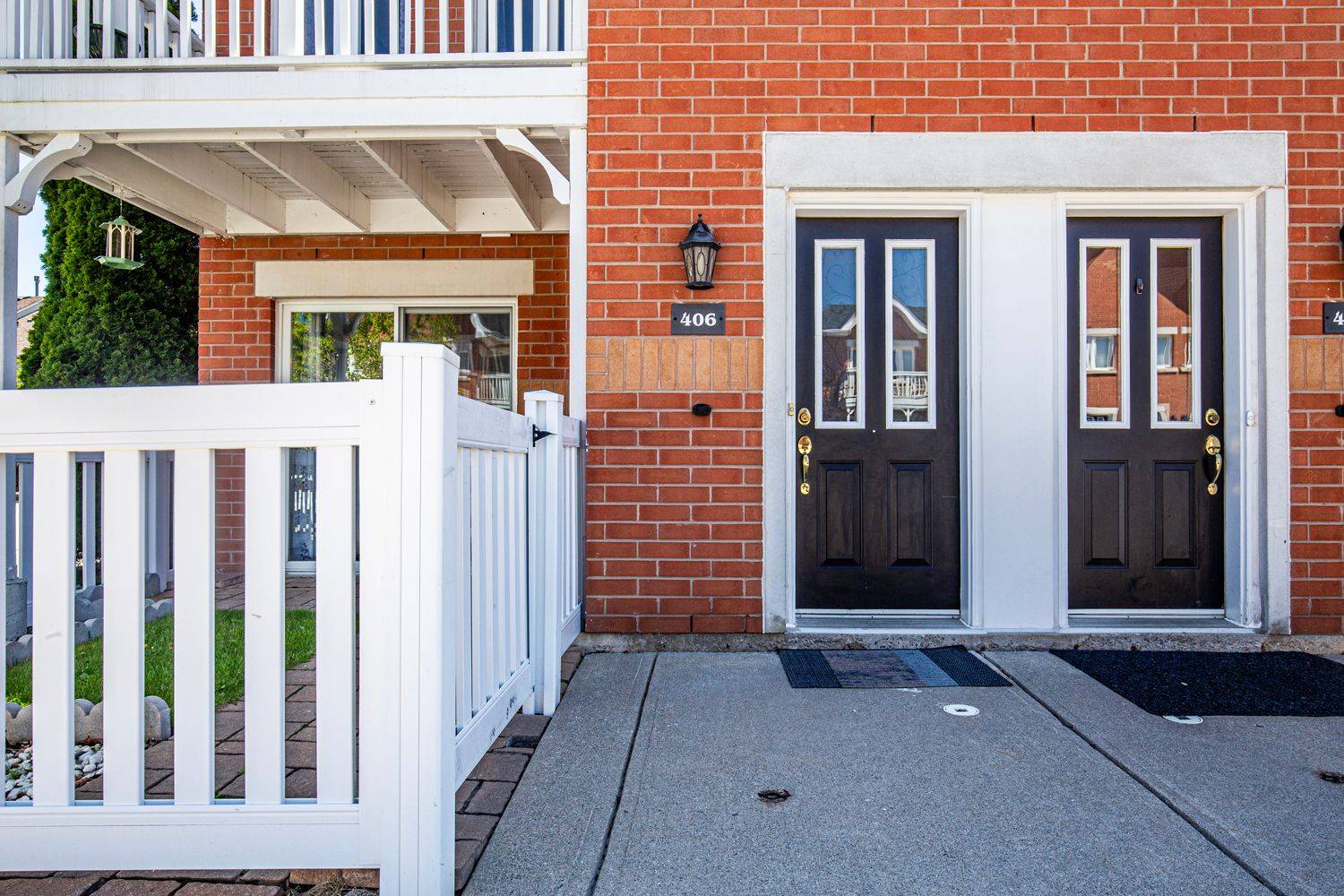 Burlington, ON L7L 6R9,1701 Lampman AVE #406