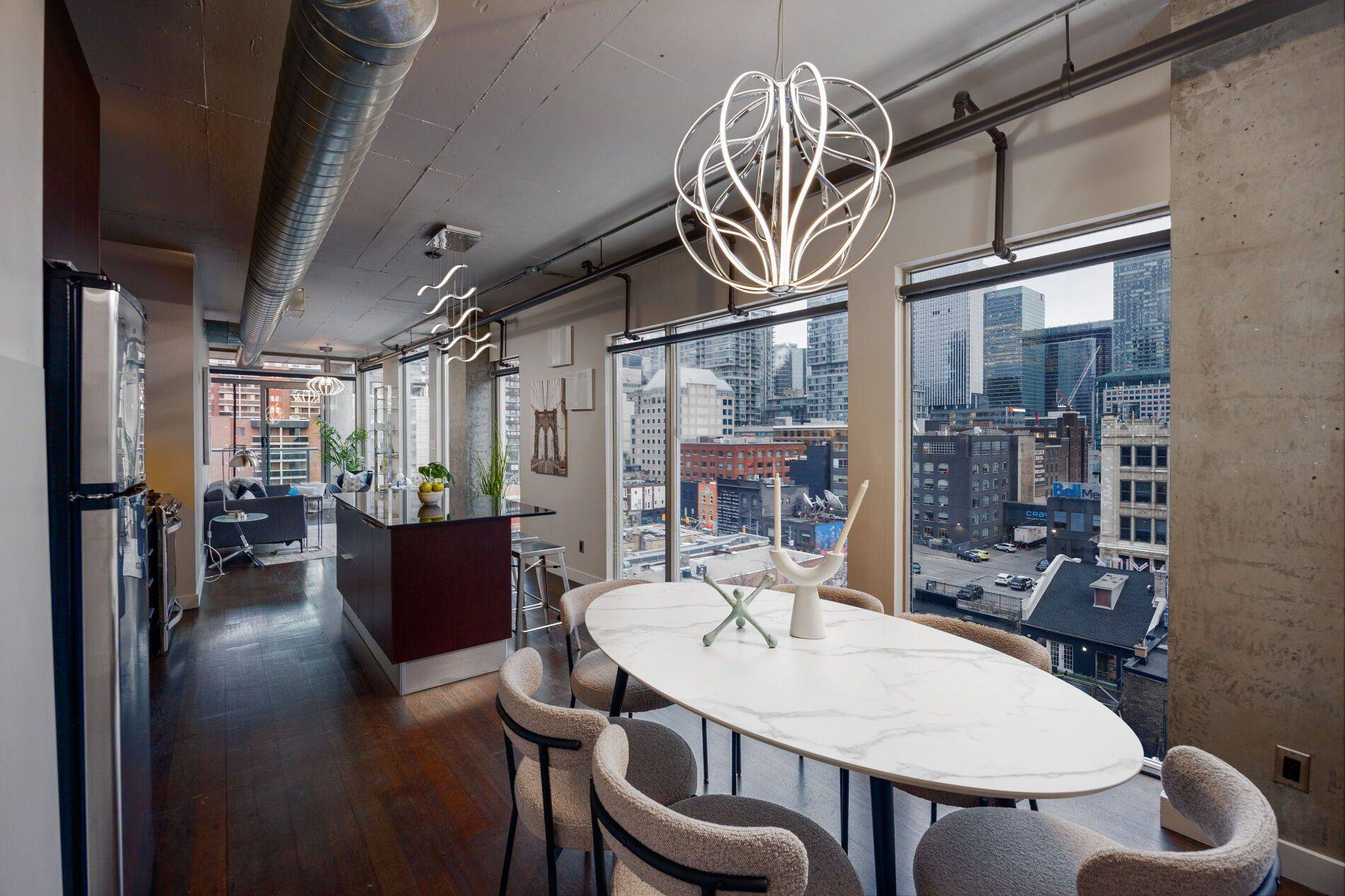 Toronto C01, ON M5T 1X3,169 John ST #801