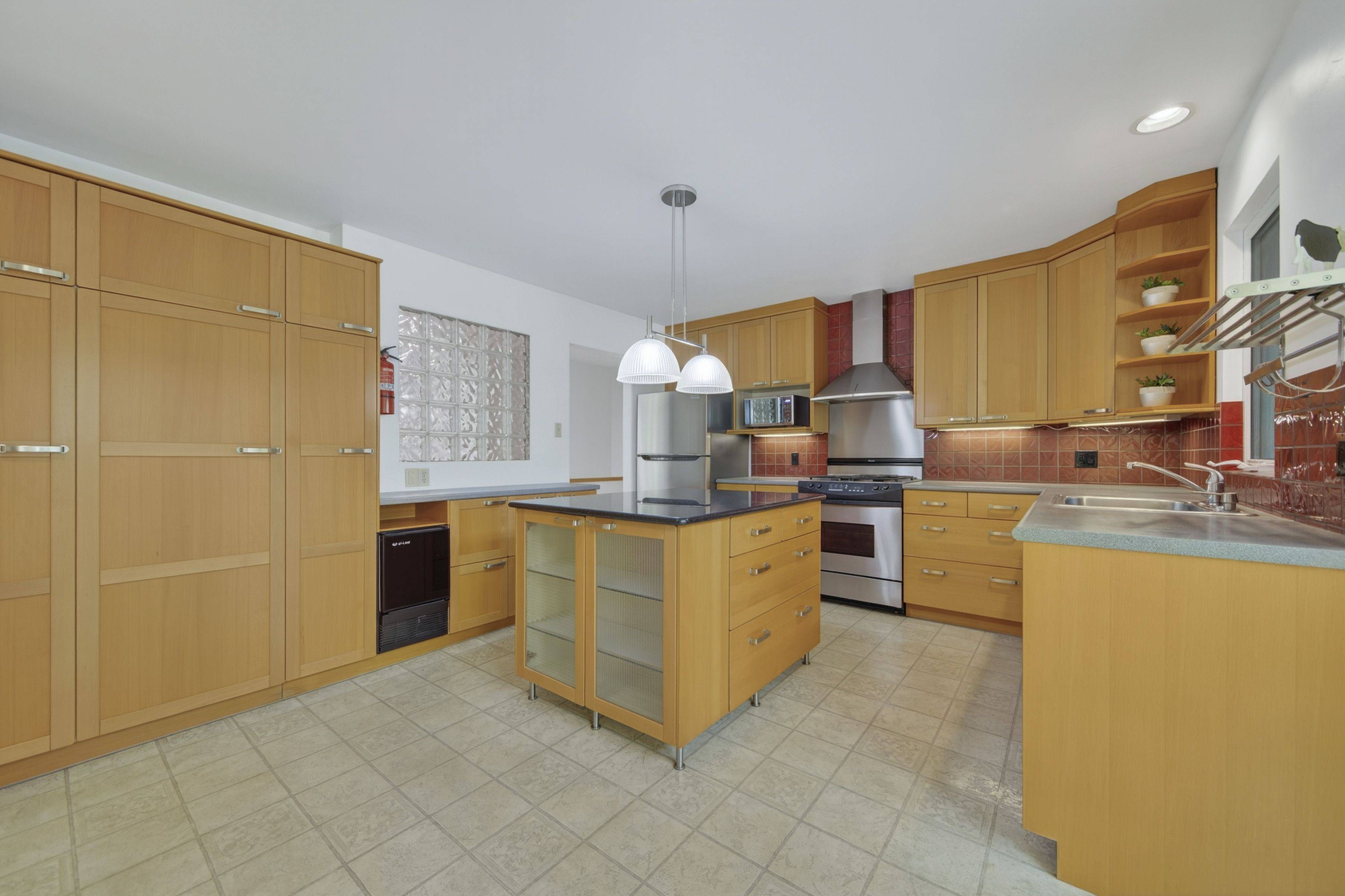 Severn, ON L3V 7J9,1890 Kensington PL