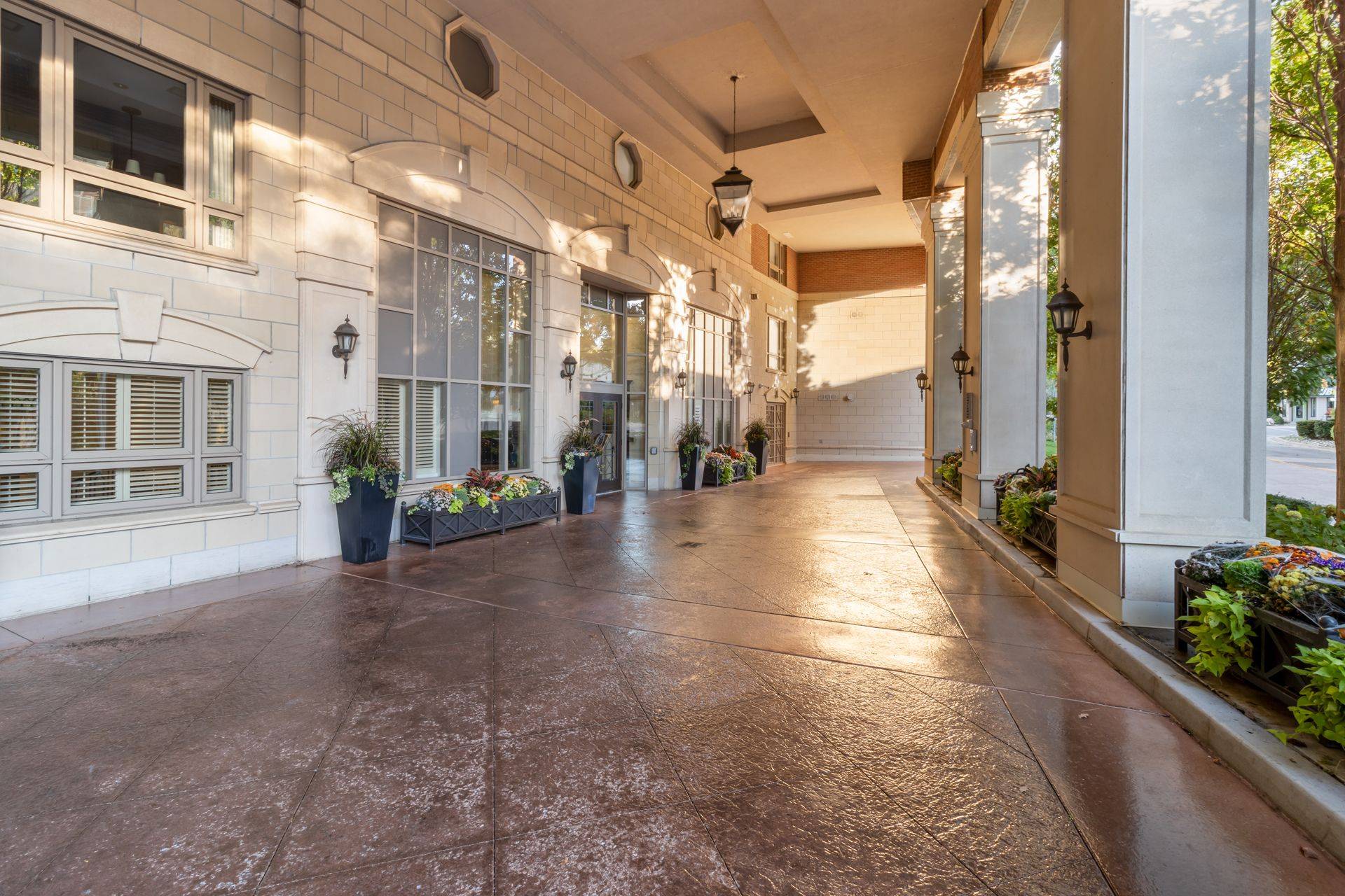 Oakville, ON L6K 3J9,111 Forsythe ST #1003