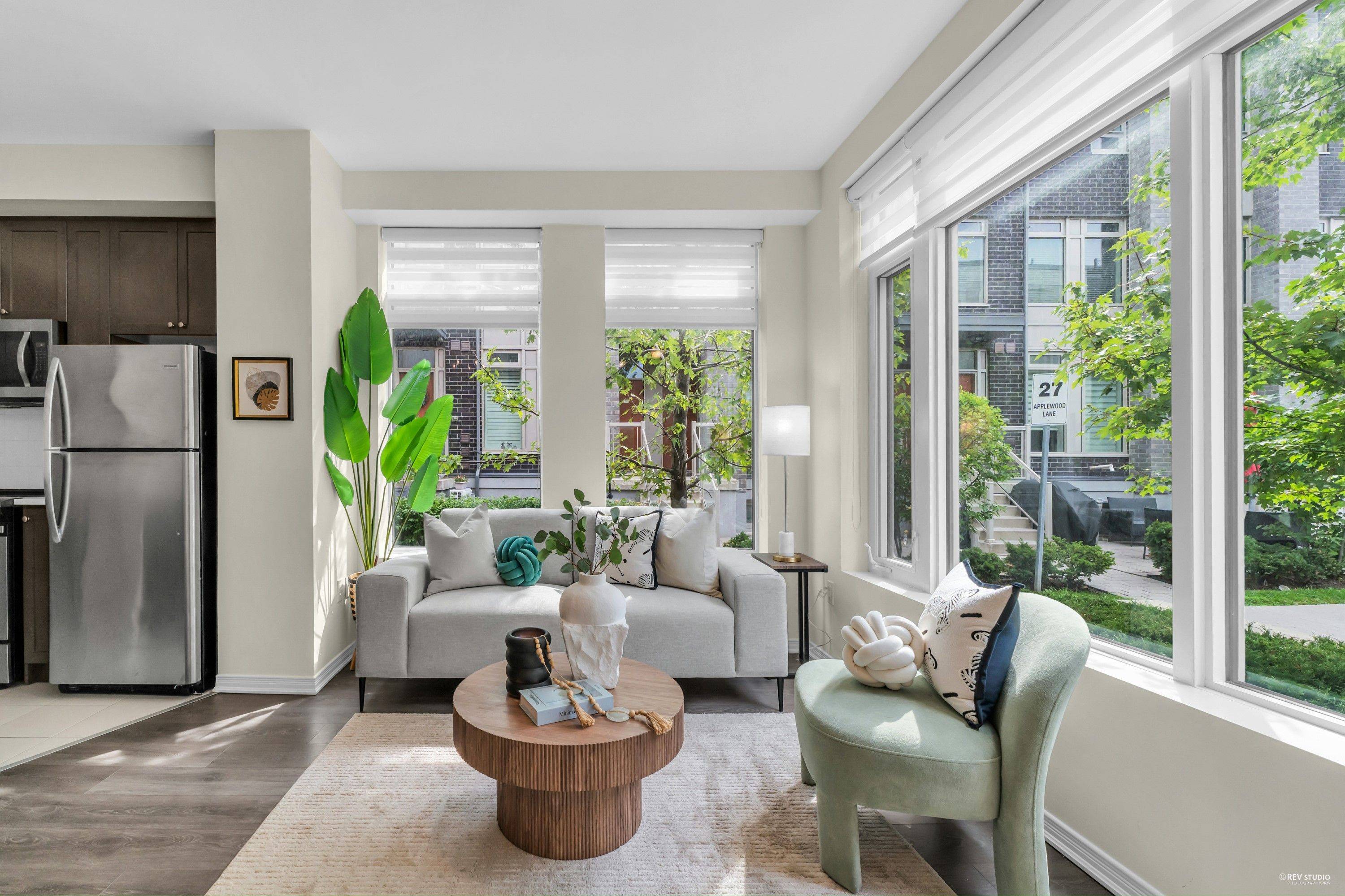 Toronto W08, ON M9C 0C1,31 Applewood LN #67