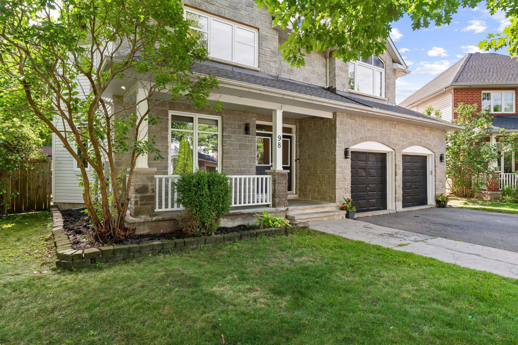 Barrhaven, ON K2G 7B7,98 Anfield CRES E