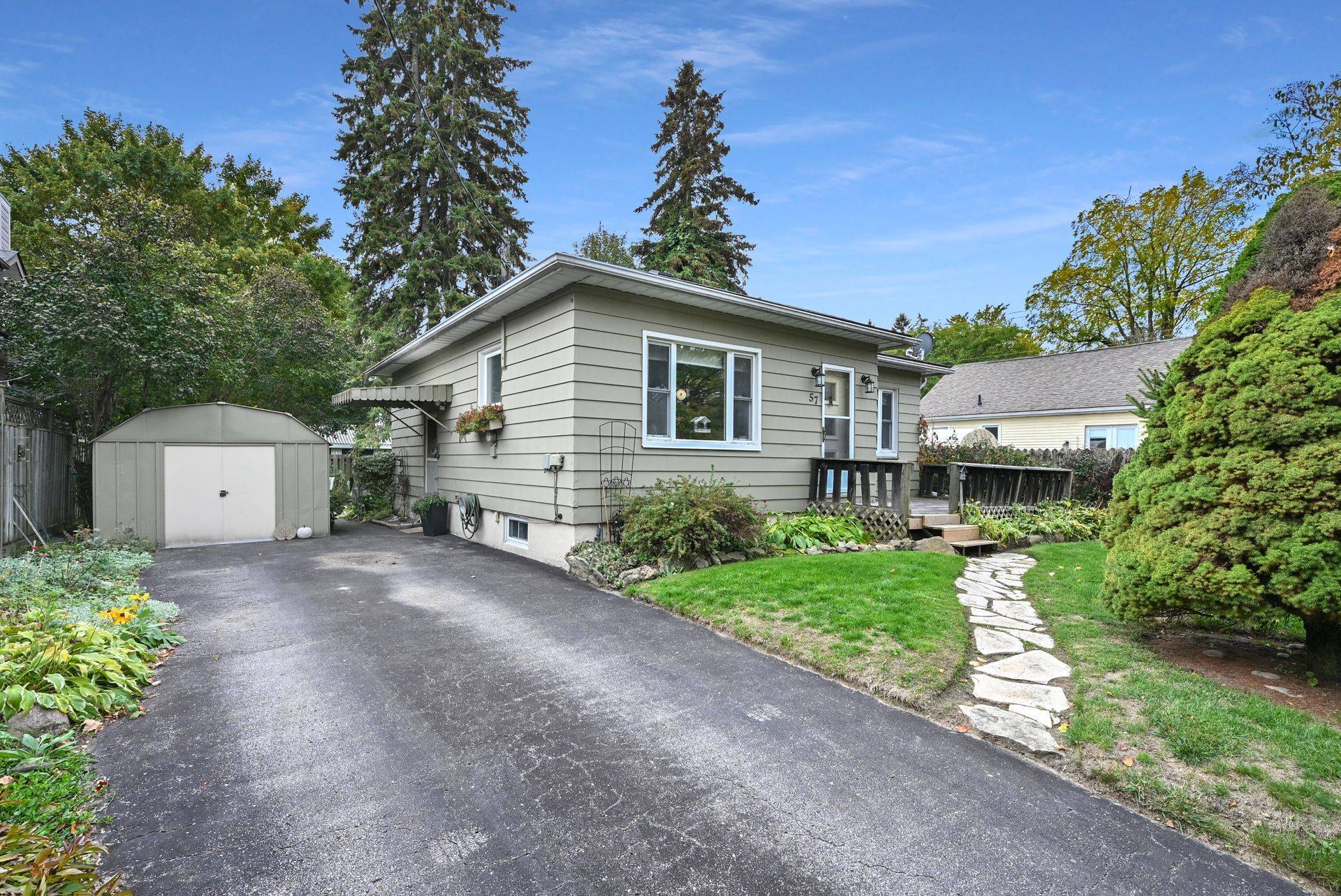 New Tecumseth, ON L0M 1A0,57 Nelson ST E