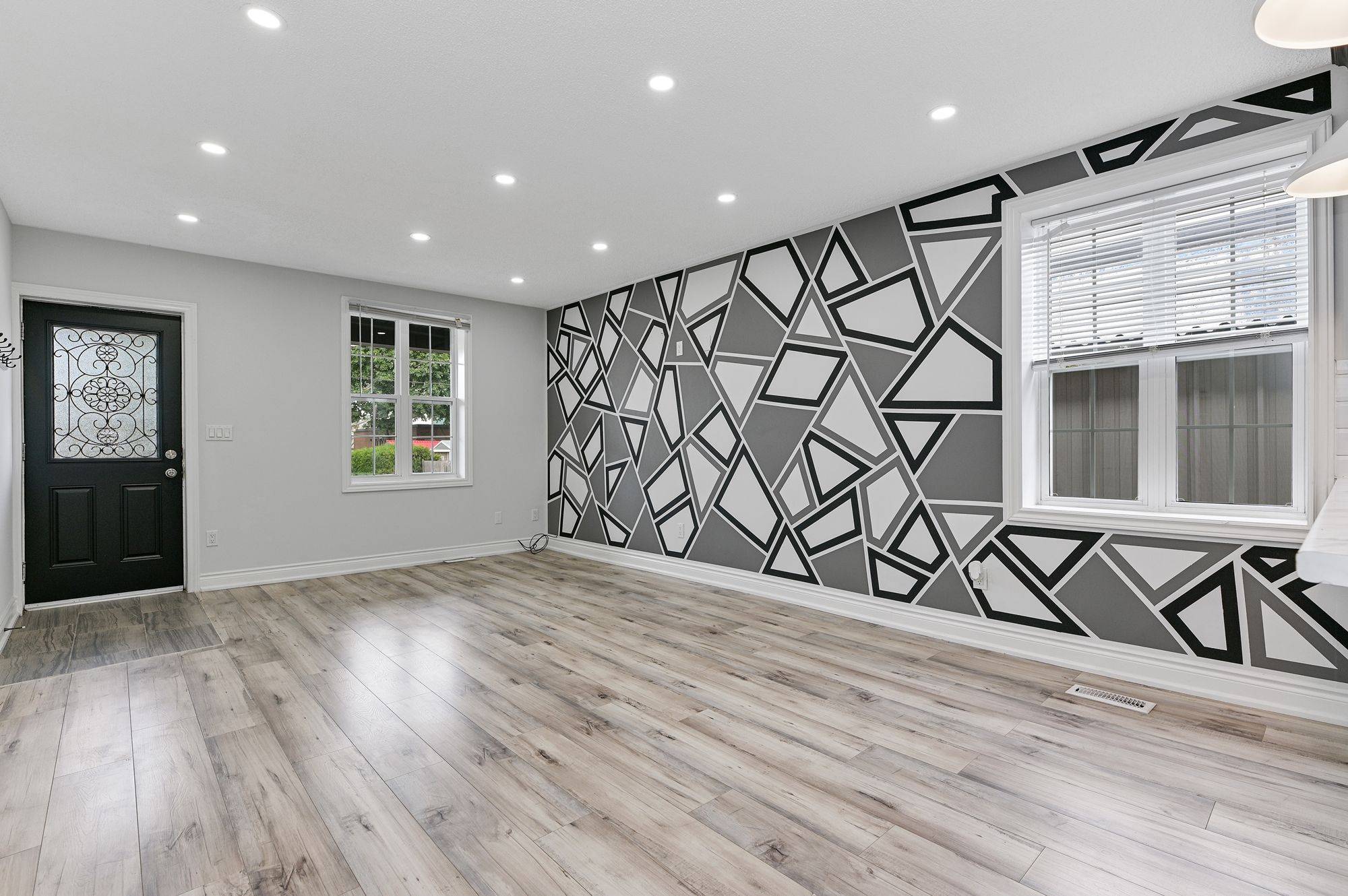 Hamilton, ON L8L 3J1,54 Craigmiller AVE #Upper