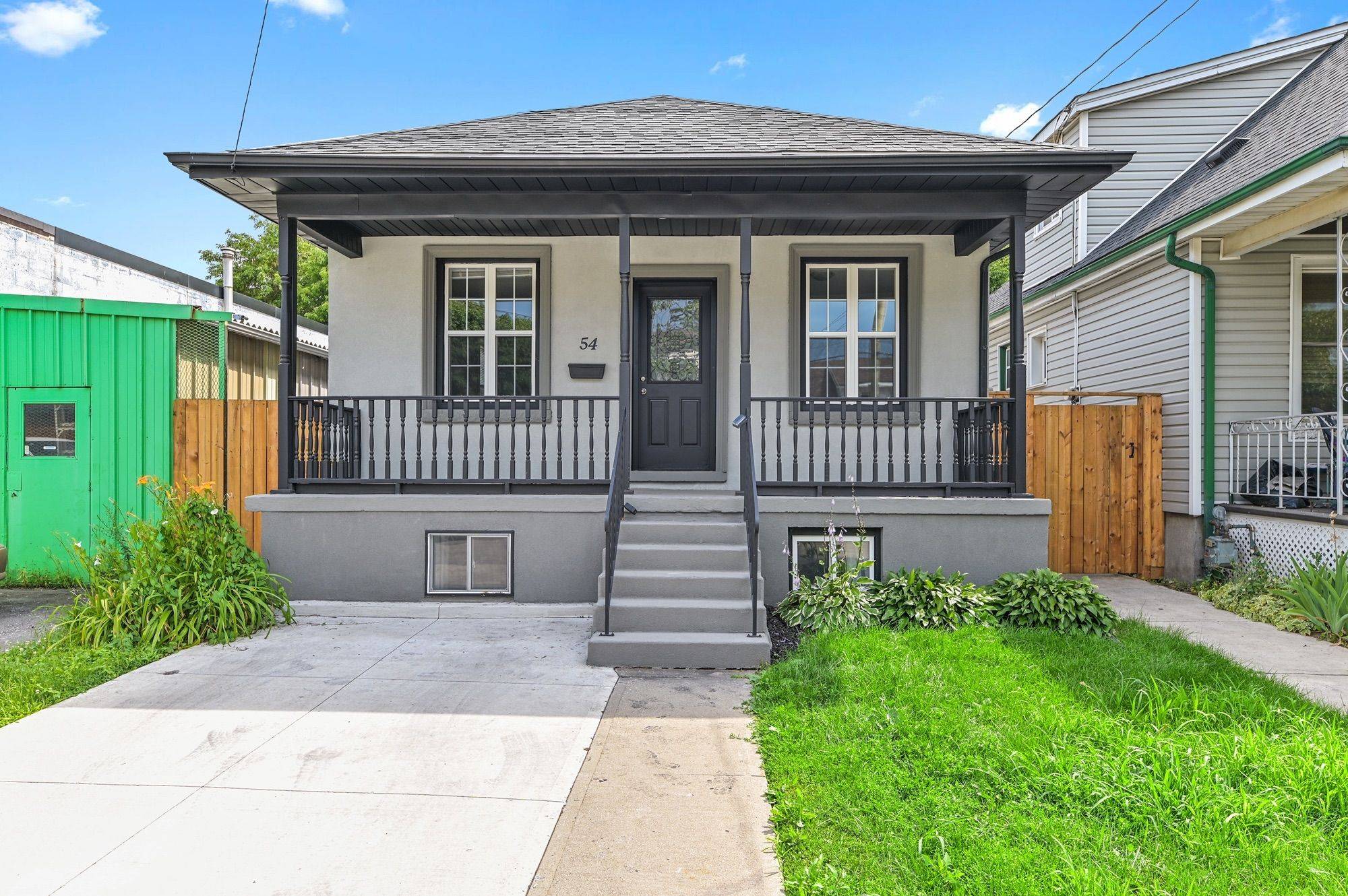 Hamilton, ON L8L 3J1,54 Craigmiller AVE #Upper