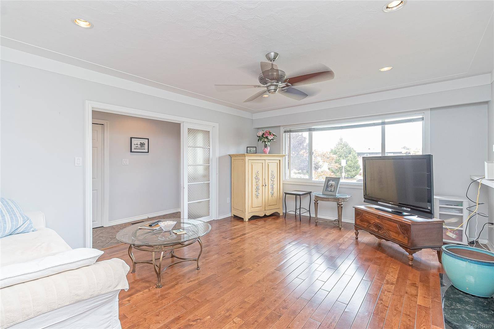 Saanich, BC V8R 3E7,1723 Taylor St