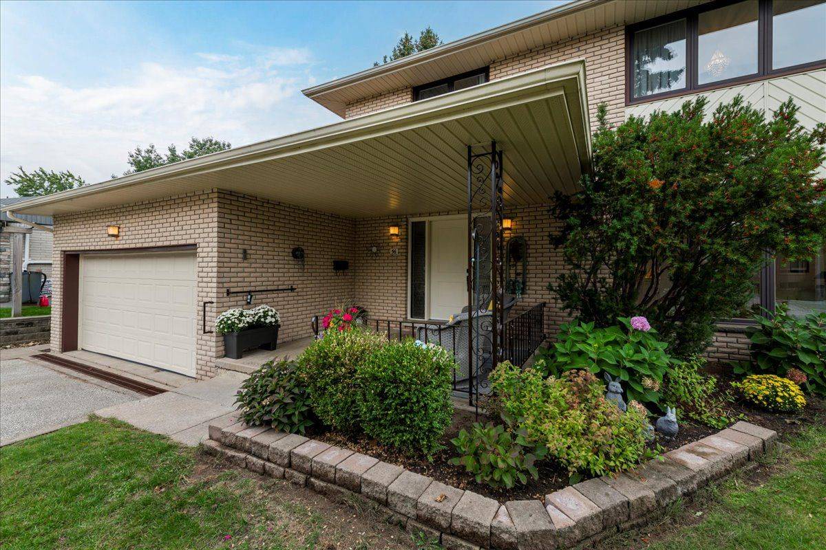 56 Marshall ST, Barrie, ON L4N 3S7