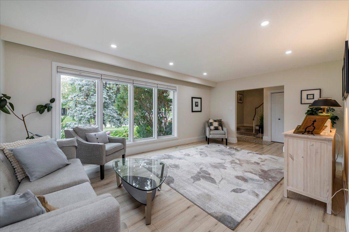 56 Marshall ST, Barrie, ON L4N 3S7