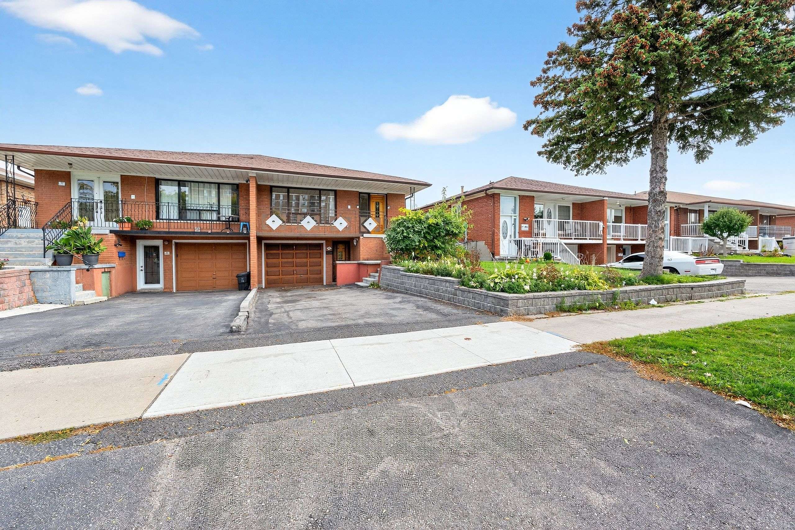 Toronto W05, ON M9L 2H9,55 Milady RD