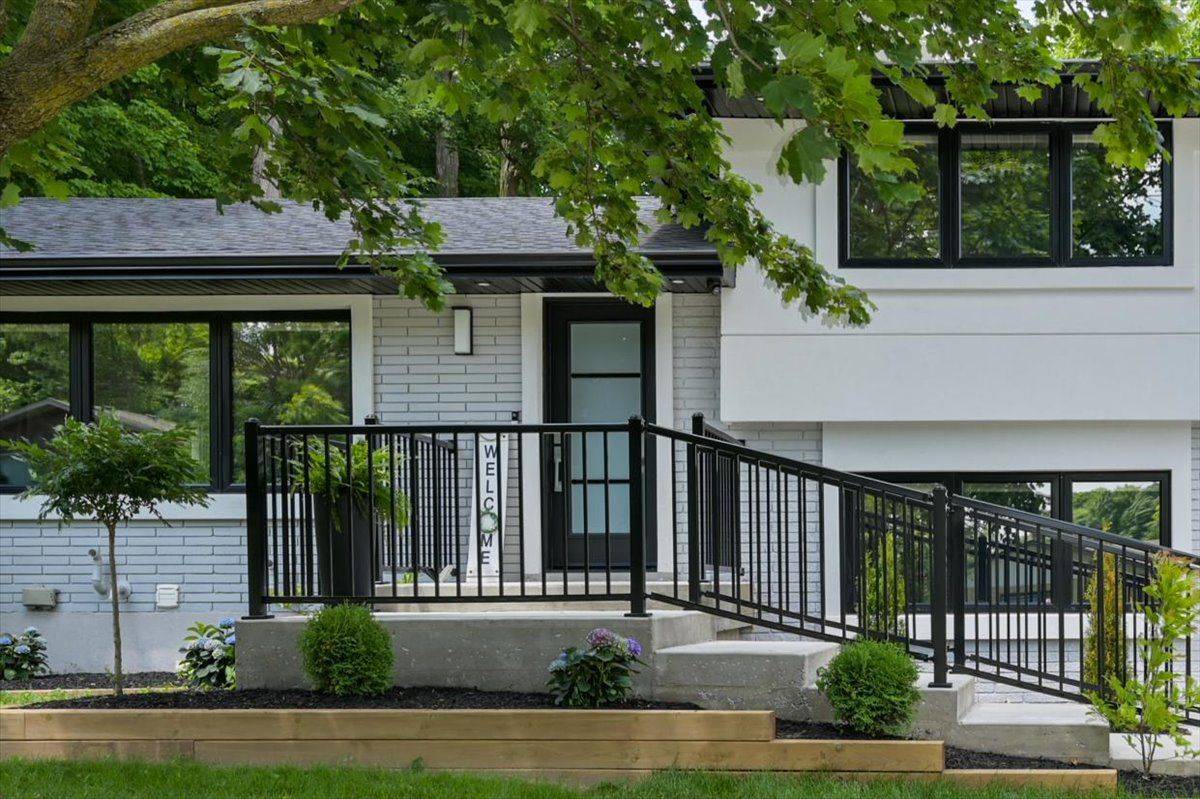 Kitchener, ON N2M 4J7,162 Greenbrook DR