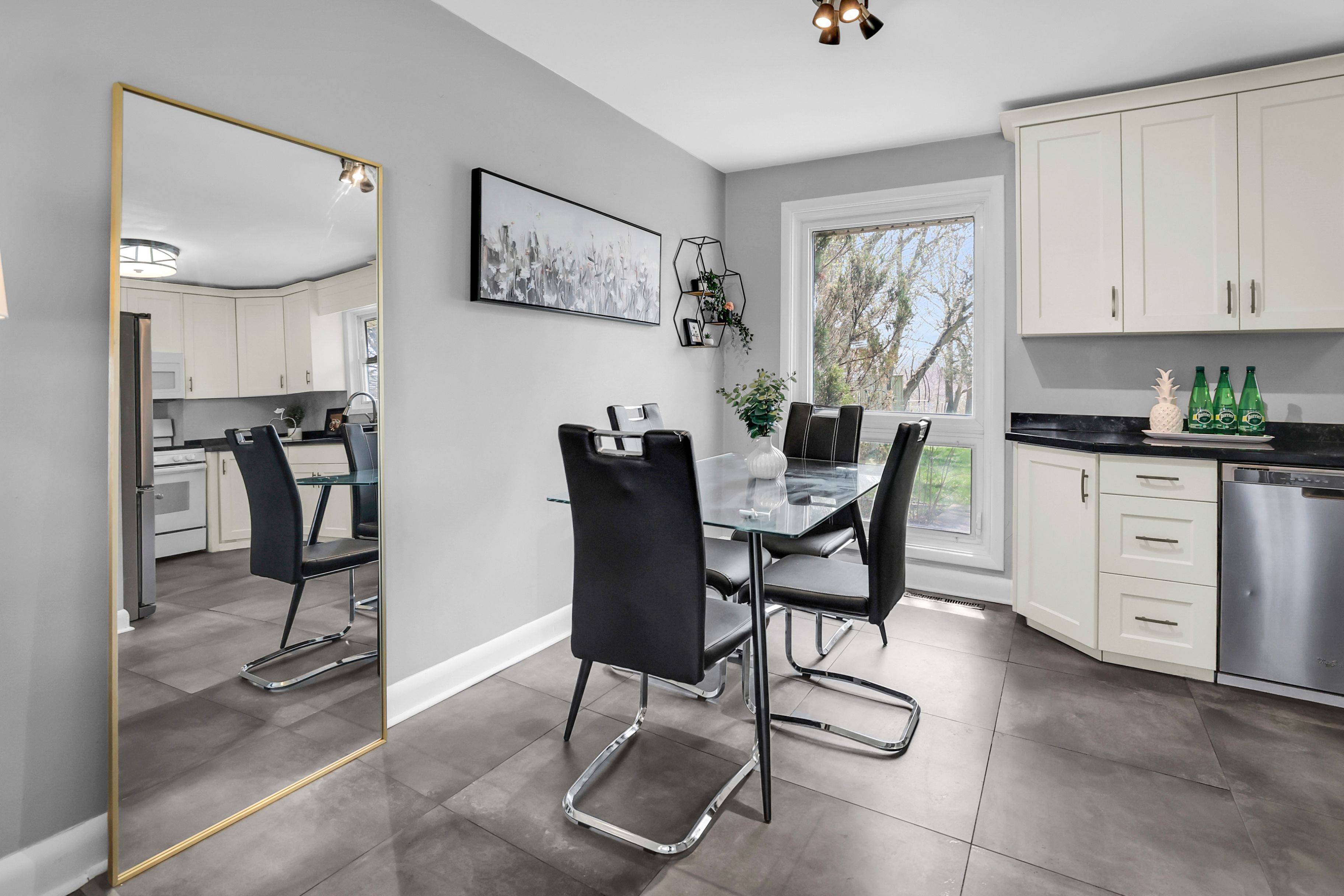 West Lincoln, ON L0R 2A0,230 St. Catharines ST