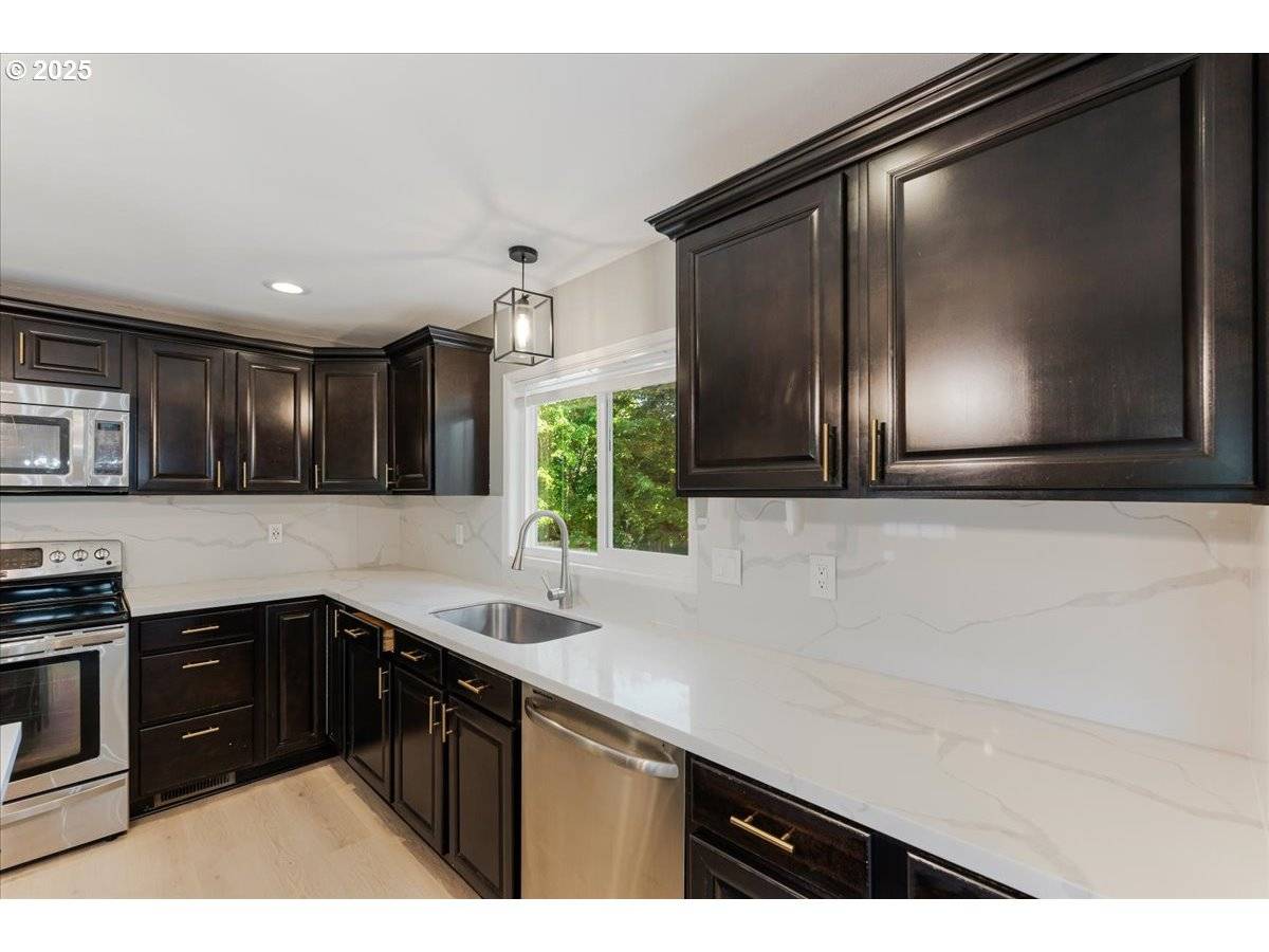 Hillsboro, OR 97123,2706 SE SPRUCE ST