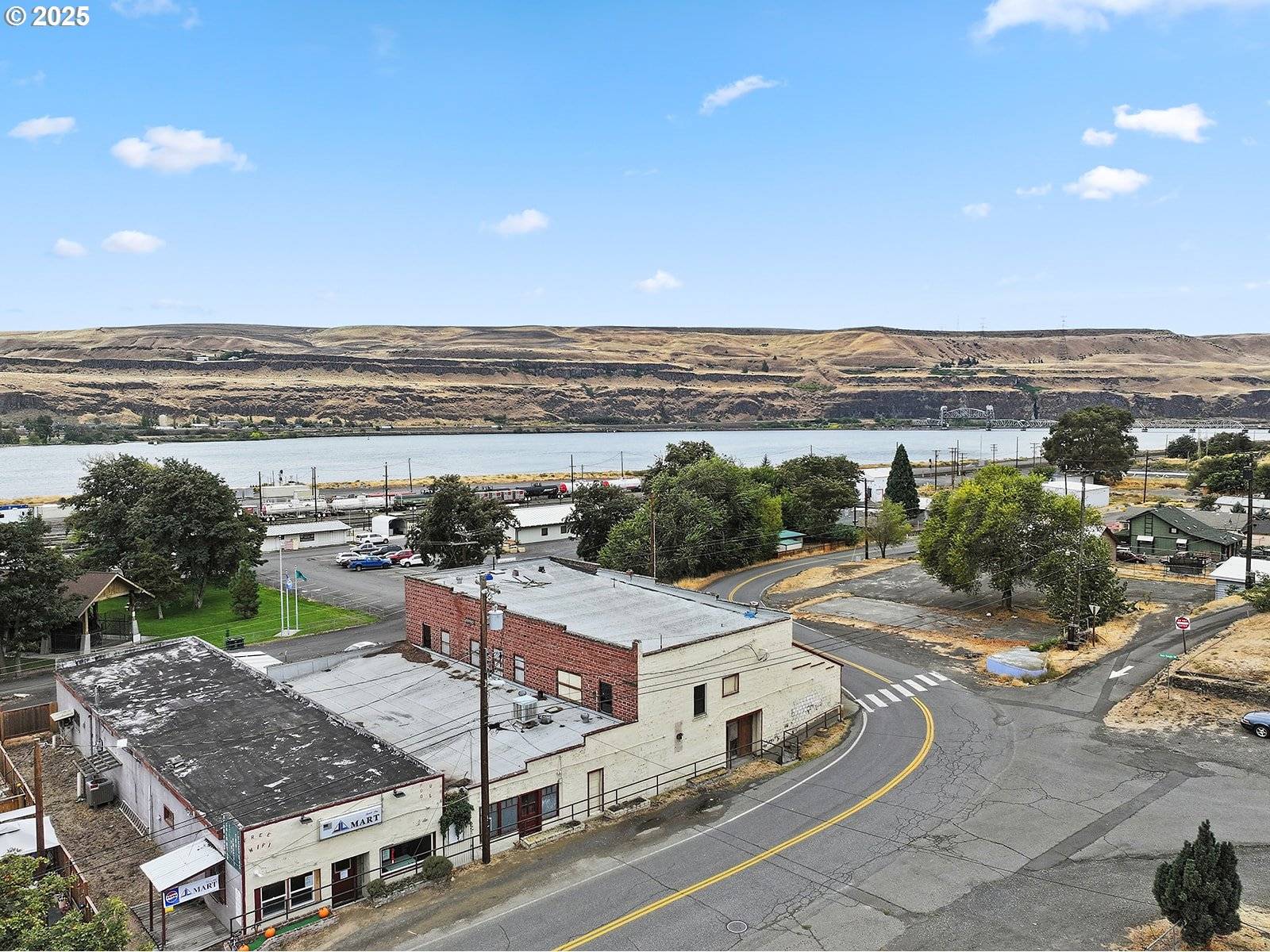 Wishram, WA 98673,372 MAIN ST