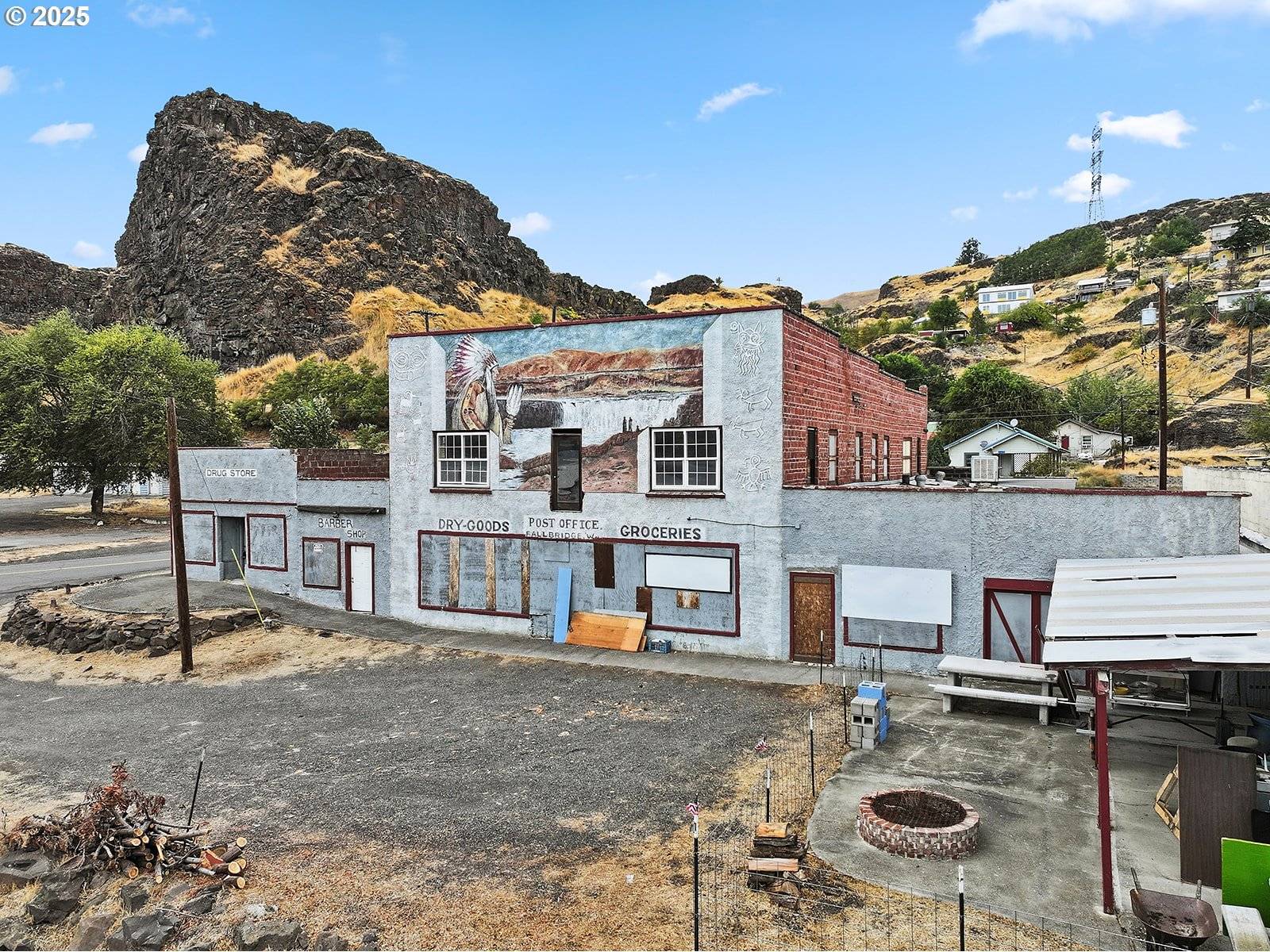 Wishram, WA 98673,372 MAIN ST